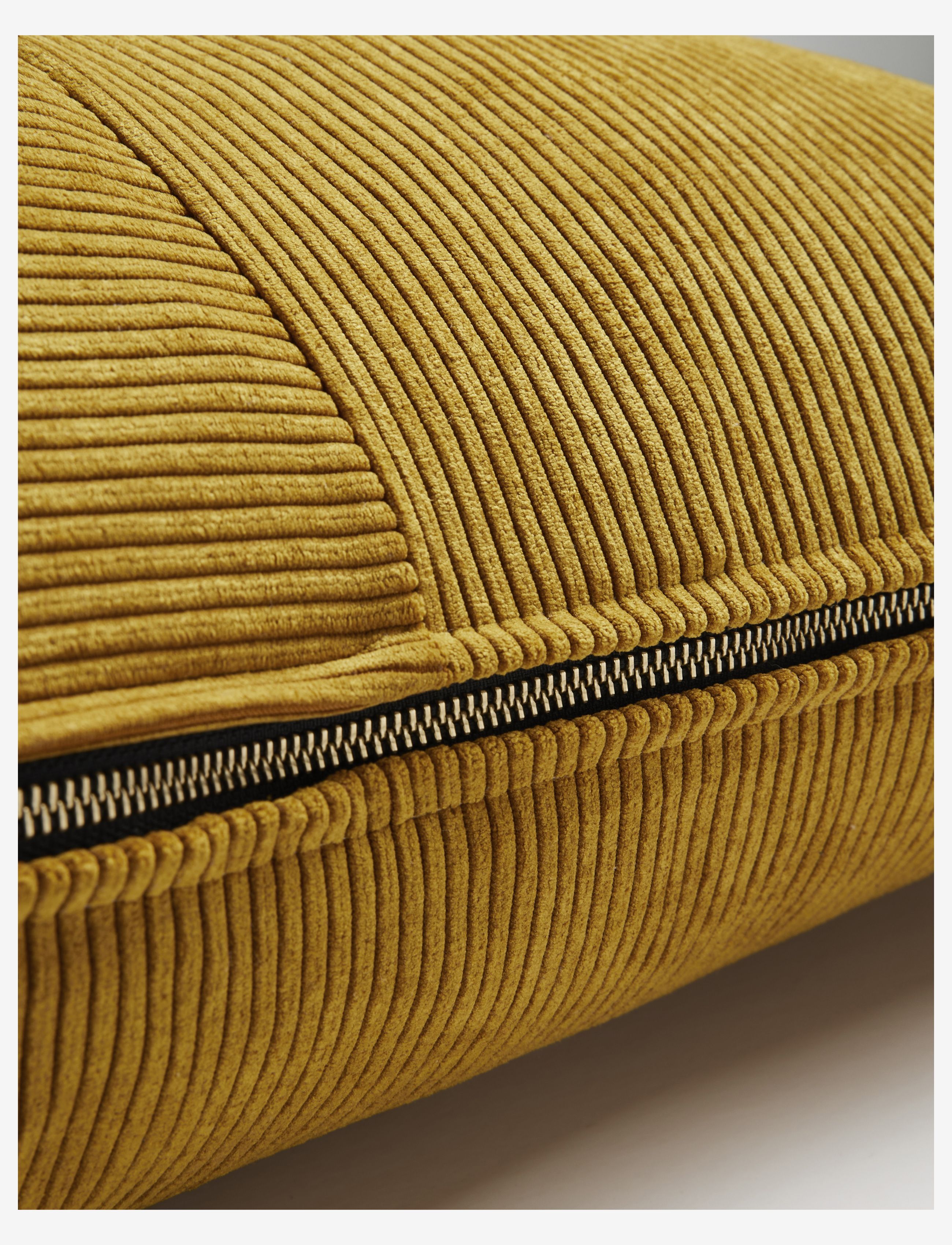 compliments - Wille 45x45 cm - cushions - faded yellow - 2