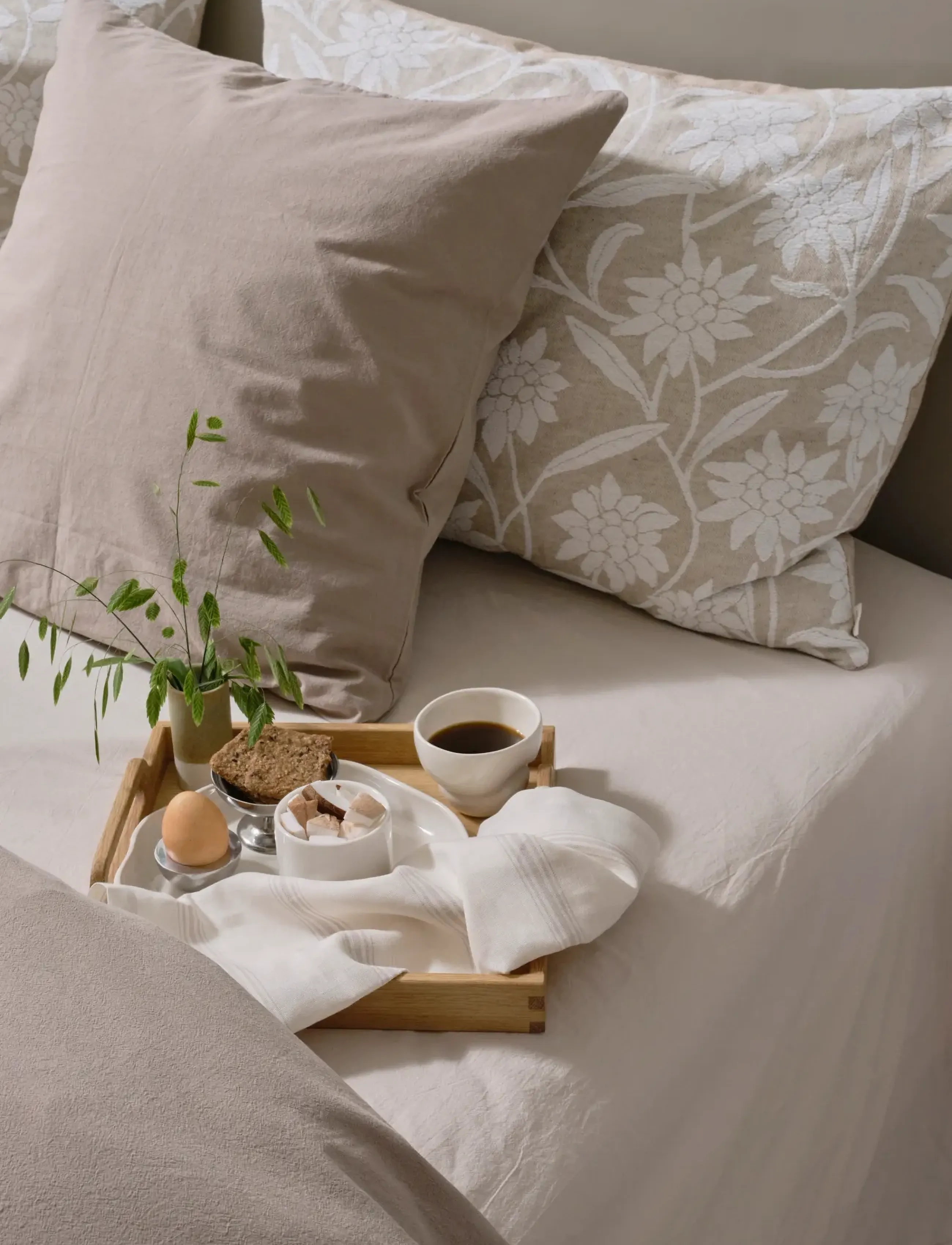 compliments Daia Cushion, 60X80 cm, Cushions & Blankets, Beige - Cushions, Homeware
