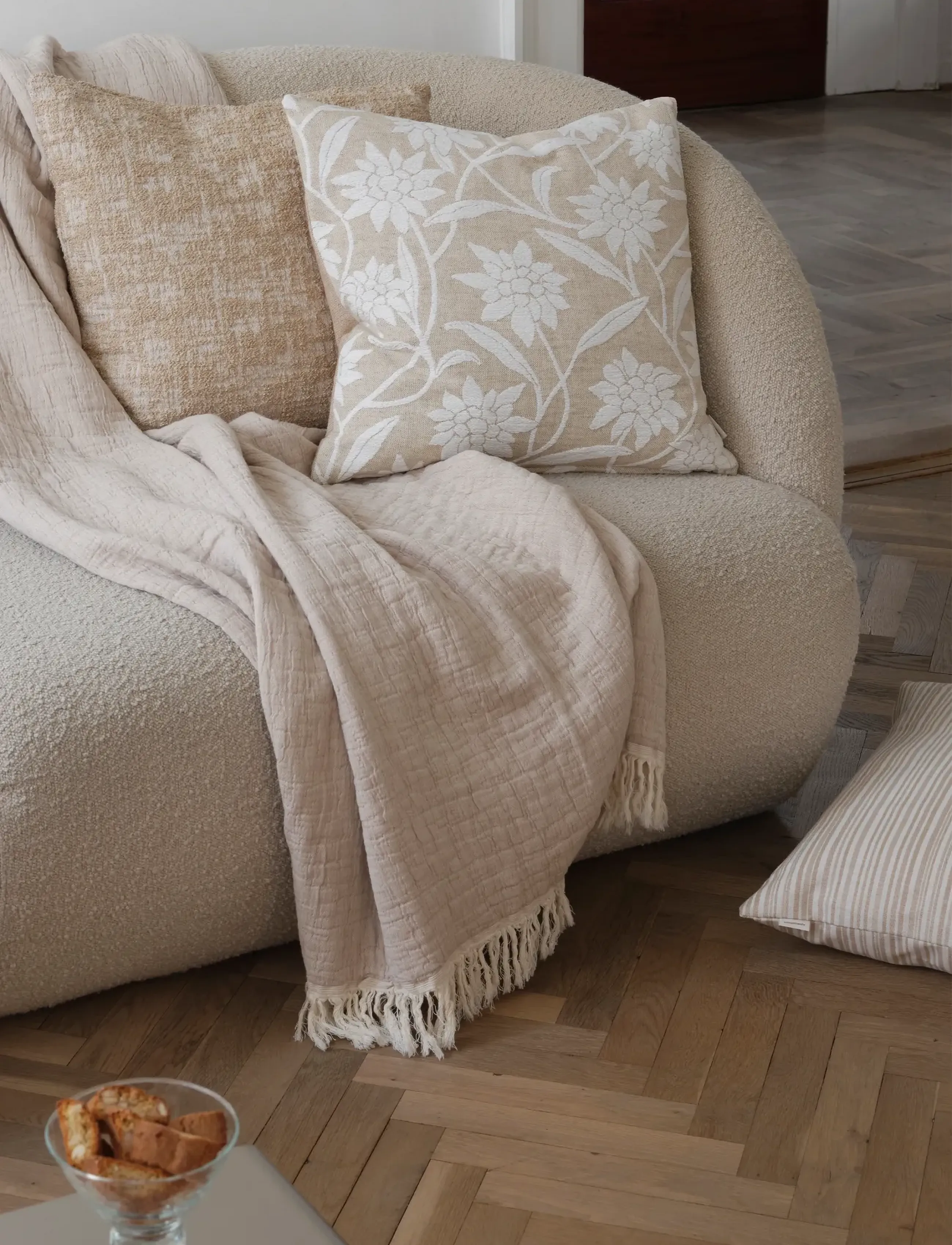 compliments Nora Cushion, 50X50 cm, Cushions & Blankets, Beige - Cushions, Homeware