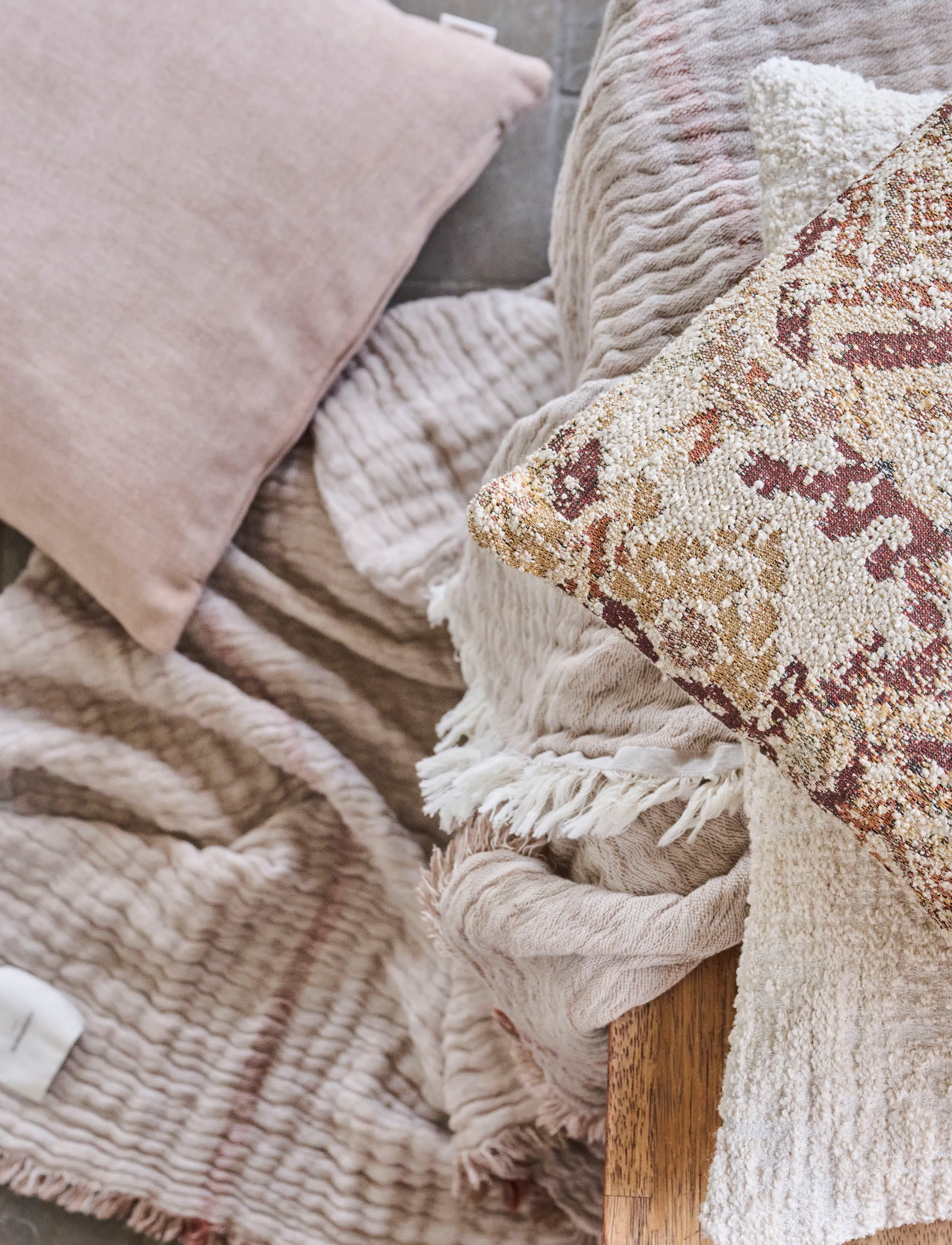 compliments - Miso cushion - padjad - nude - 2