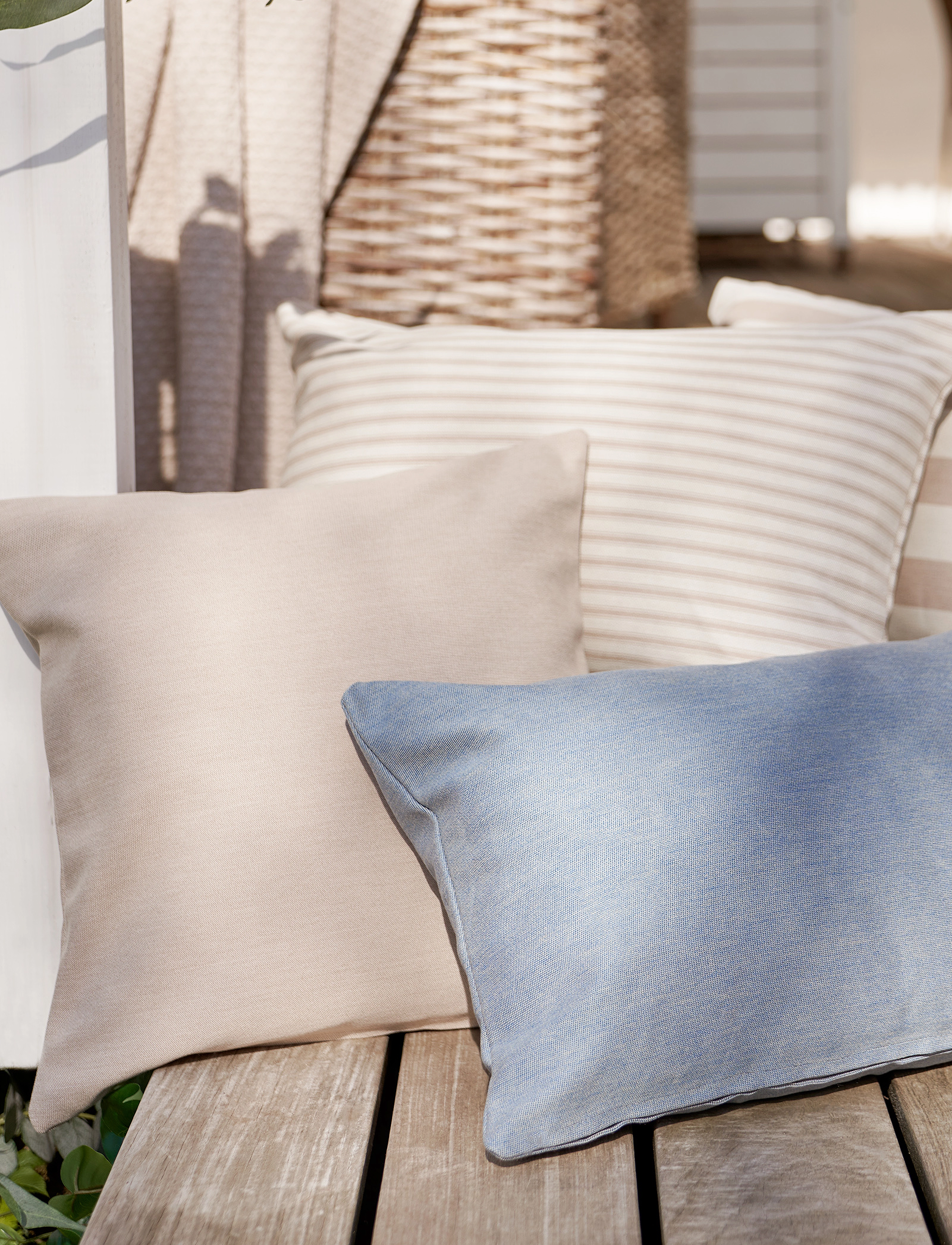 compliments Outdoor Fine Stripe Cushion, 45X45 cm, Beige, Puder & Tæpper > Puder, Unisex