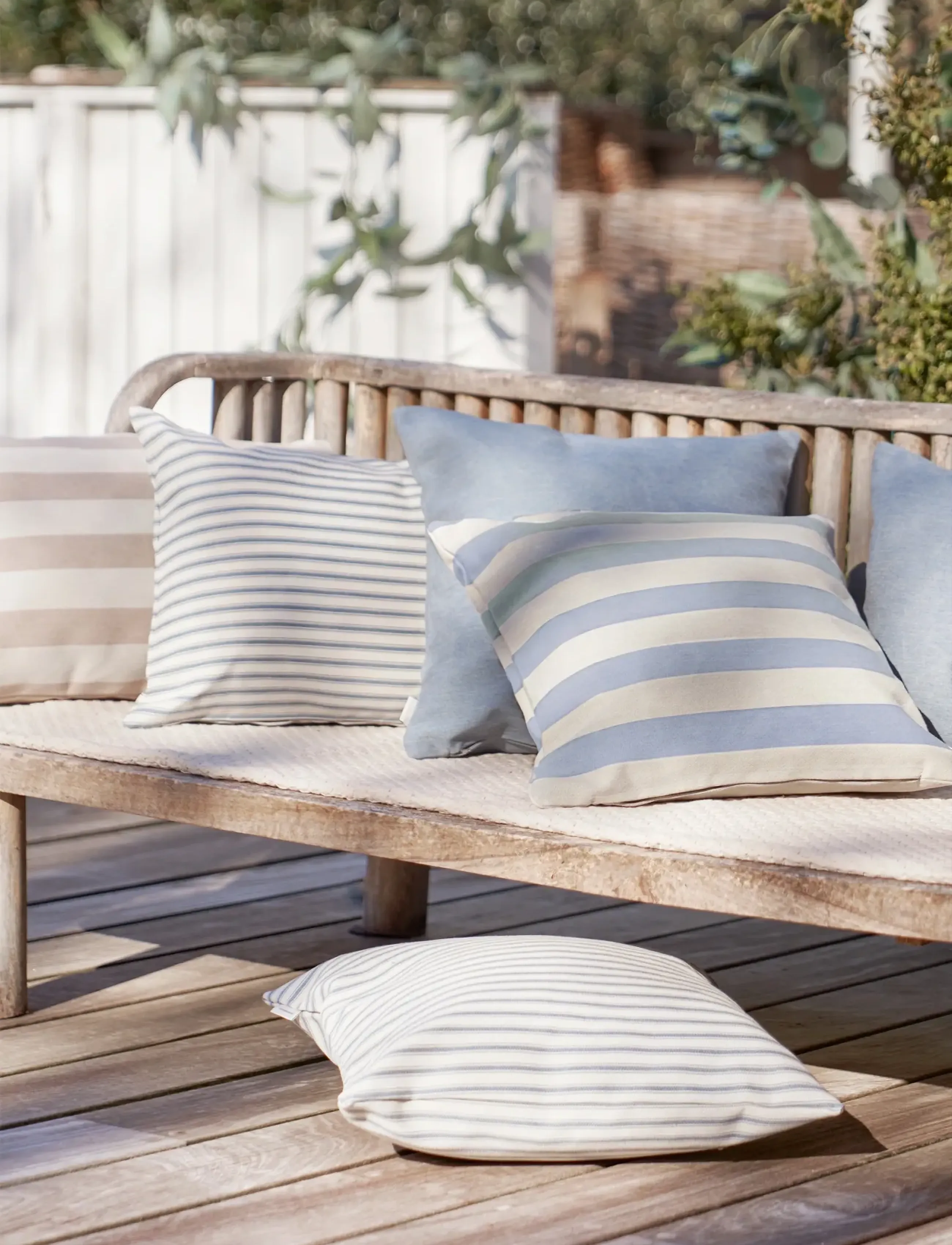 compliments Outdoor Fine Stripe Cushion, 45X45 cm, Cushions & Blankets, Blau - Cushions, Homeware