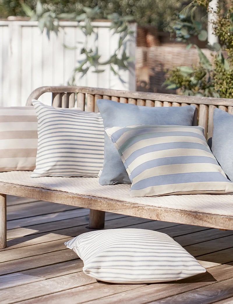 compliments - Outdoor Fine Stripe Cushion - kissen - dusty blue - 0