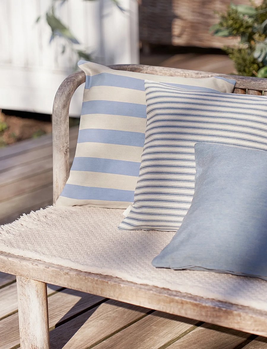 compliments - Outdoor Fine Stripe Cushion - kissen - dusty blue - 1