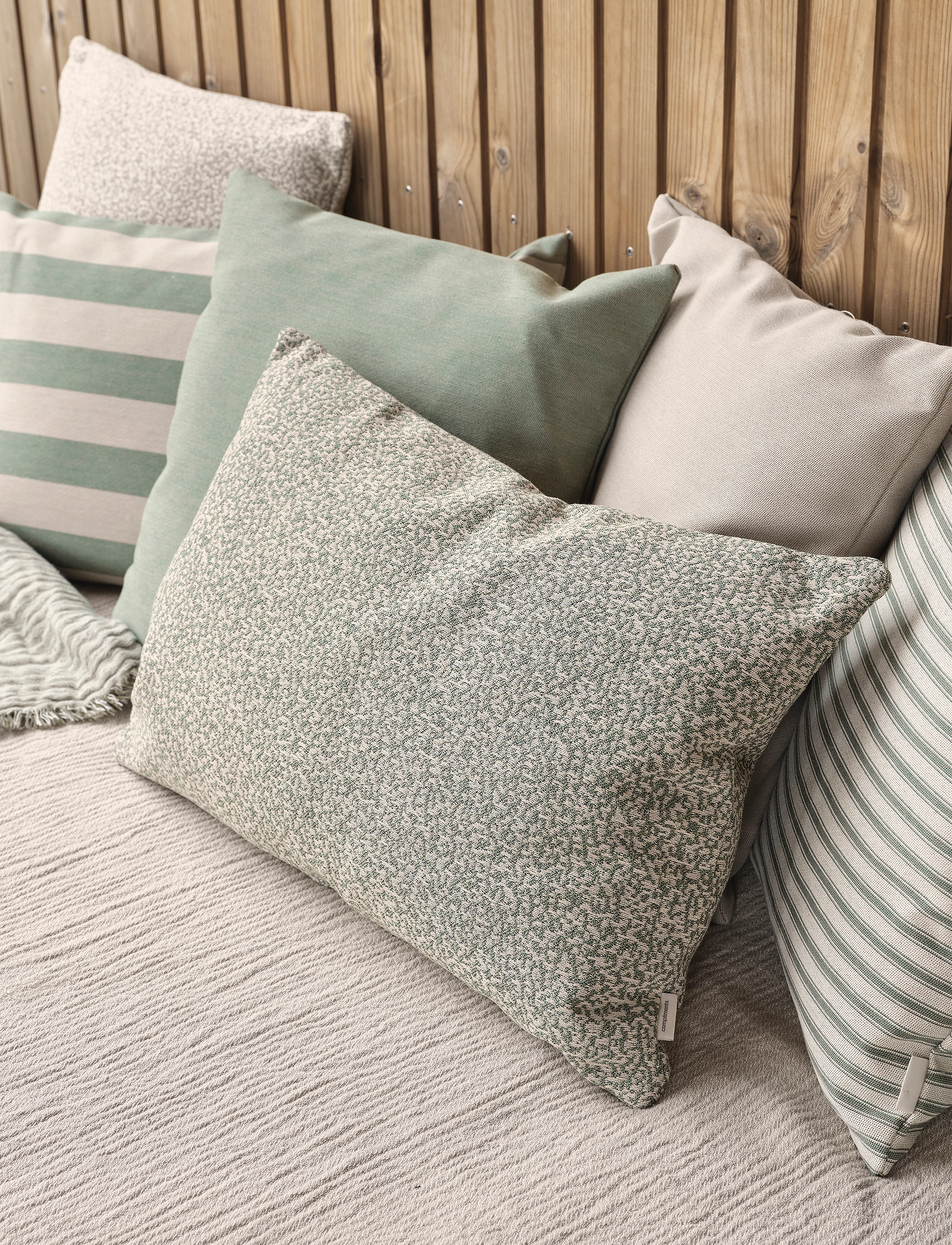 compliments - Outdoor Fine Stripe Cushion - pynteputer - green - 4
