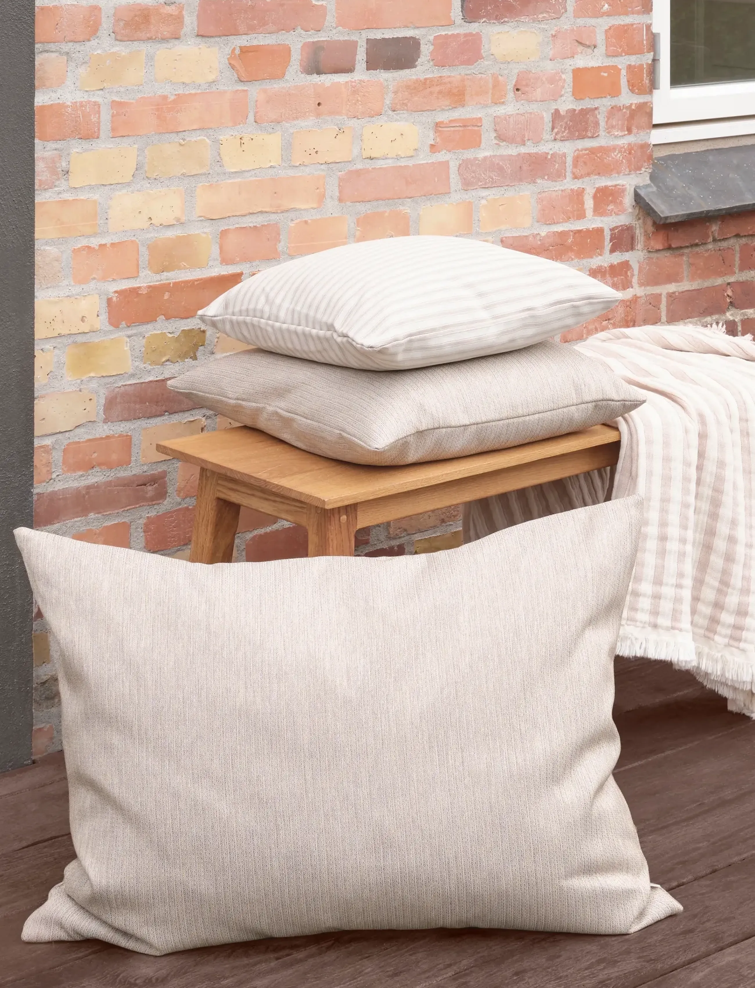 compliments Outdoor Isla Cushion, 60X80 cm, Cushions & Blankets, Creme - Cushions, Homeware