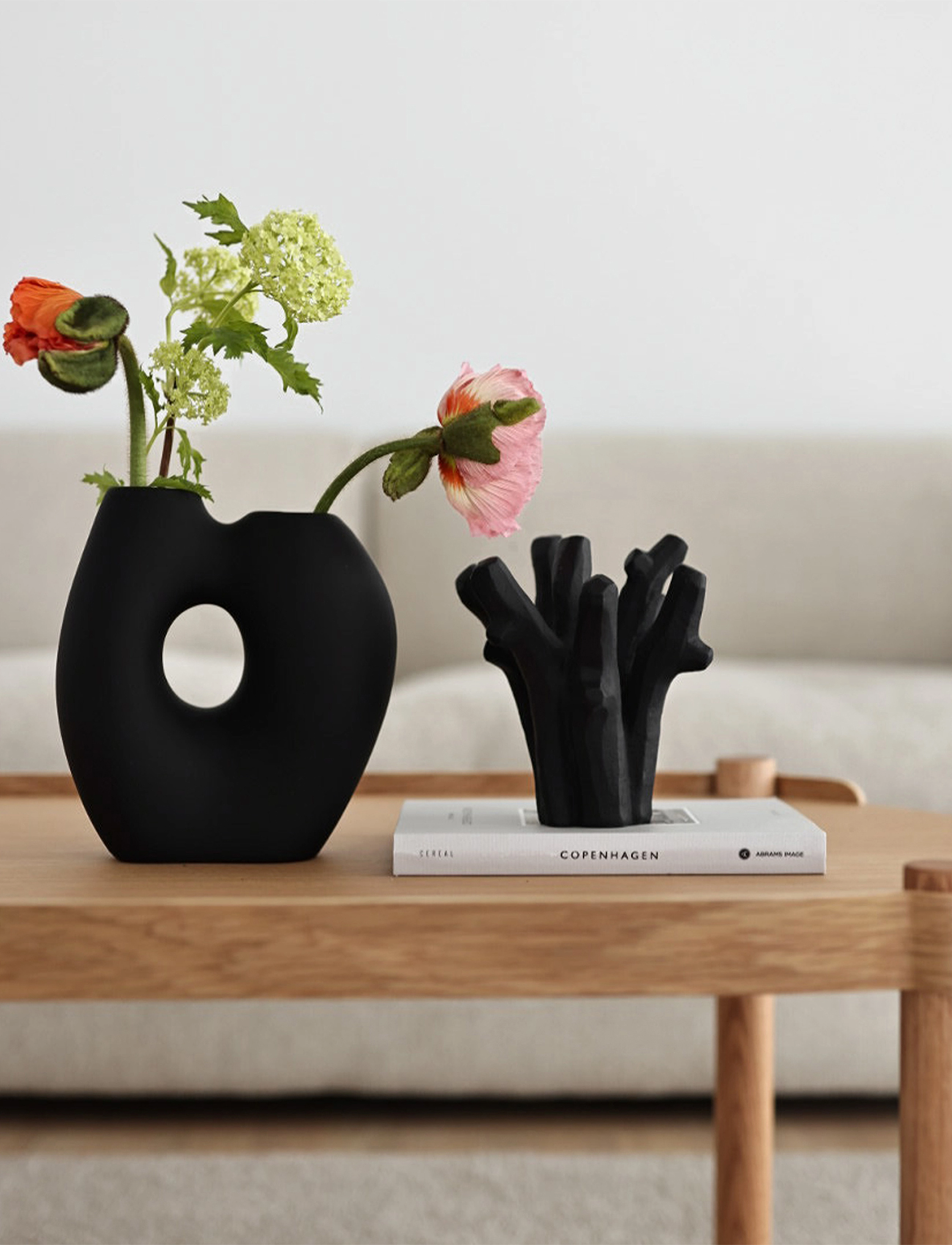 Cooee Design Frodig Vase, H20 cm, Vases, Schwarz - Big Homeware