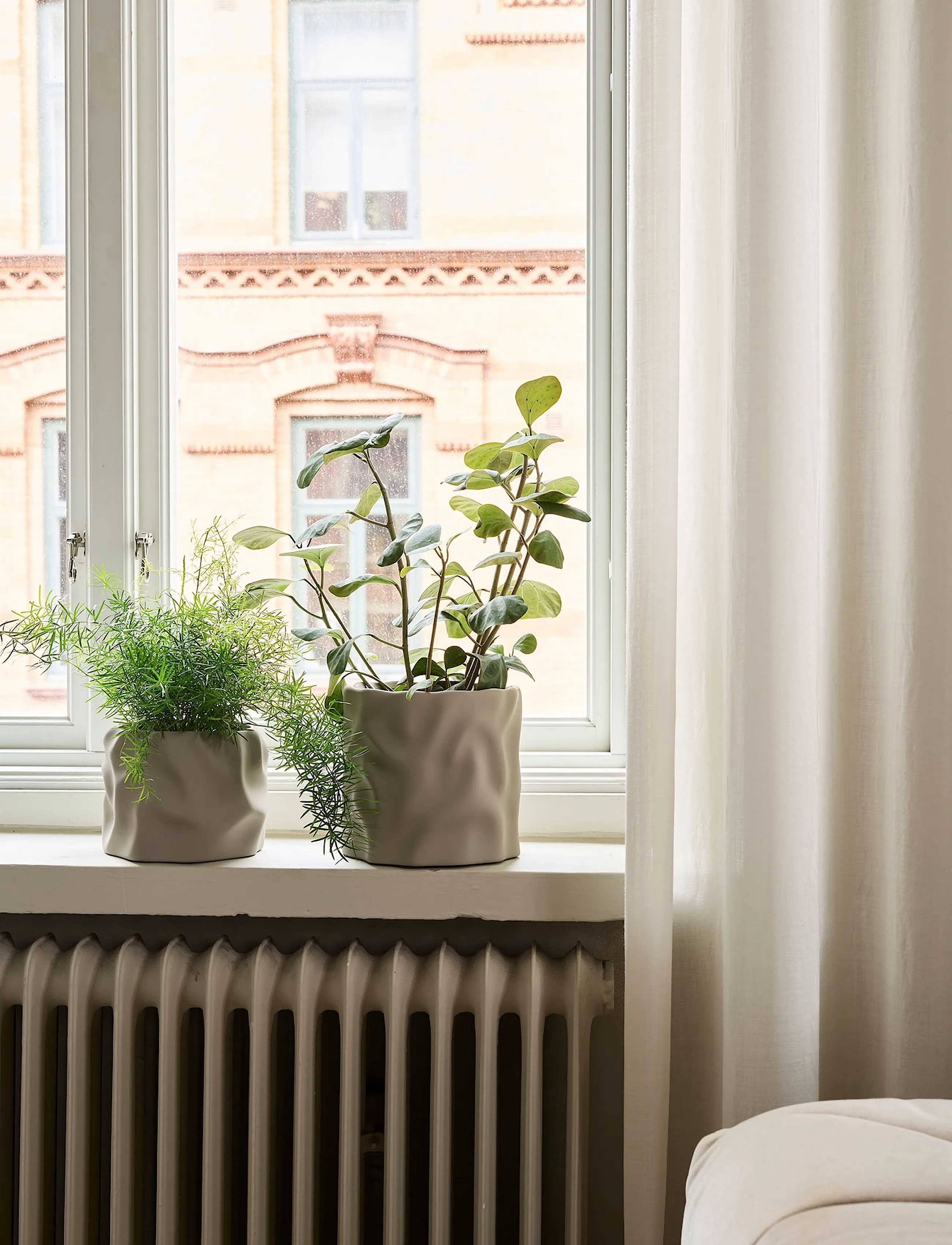 Cooee Design - Drift Desert Flowerpot Medium Sand - blumentöpfe - sand - 2