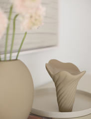 Cooee Design - Fungi 18cm - porcelain figurines & sculptures - sand - 1