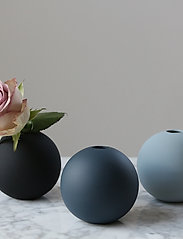 Cooee Design - Ball Vase 8cm - små vaser - midnight blue - 1