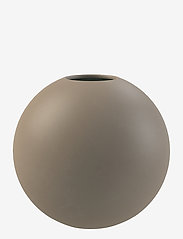 Cooee Design - Ball Vase 8cm - små vaser - mud - 0