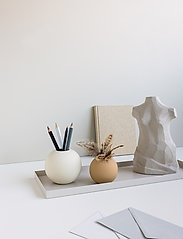 Cooee Design - Ball Vase 8cm - kleine vasen - peanut - 1