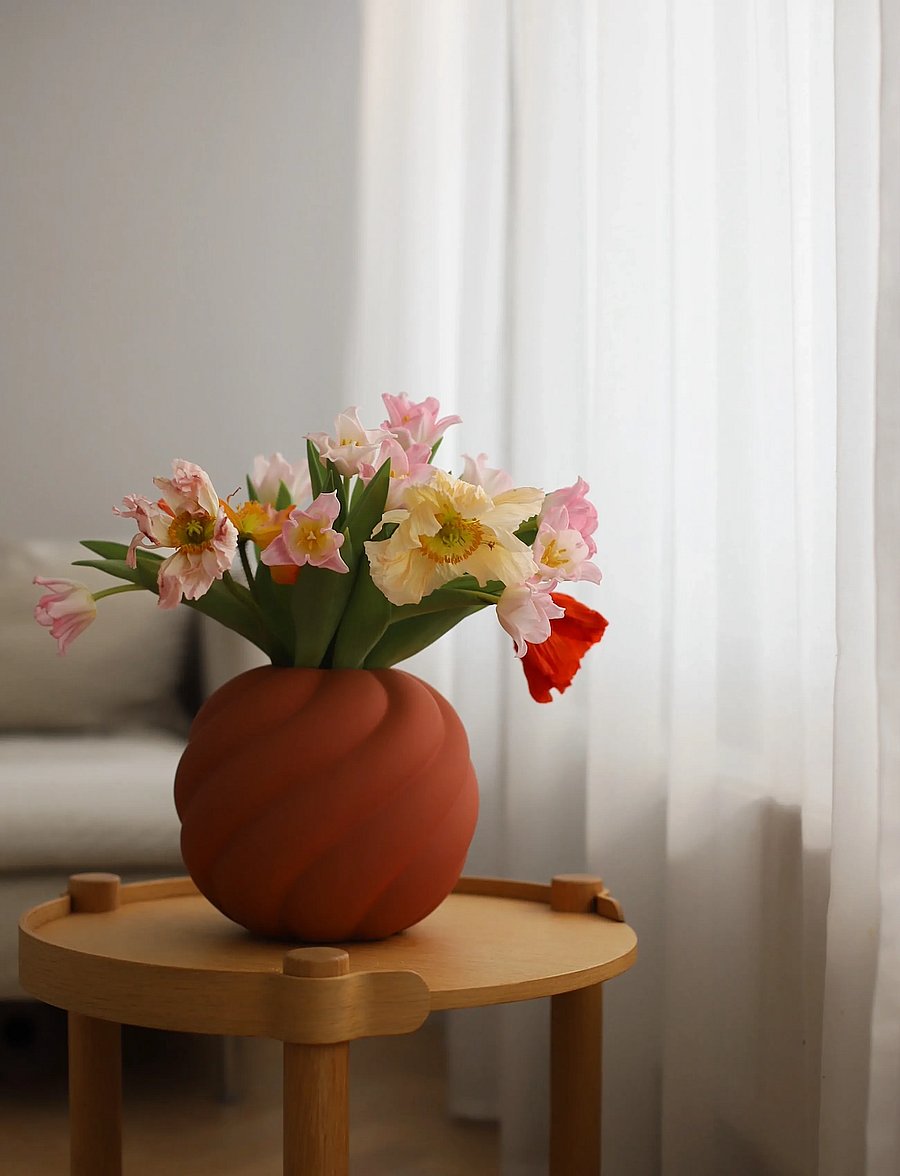 Cooee Design - Twist Ball Vase 20cm Brick red - vaasid - brick red - 0