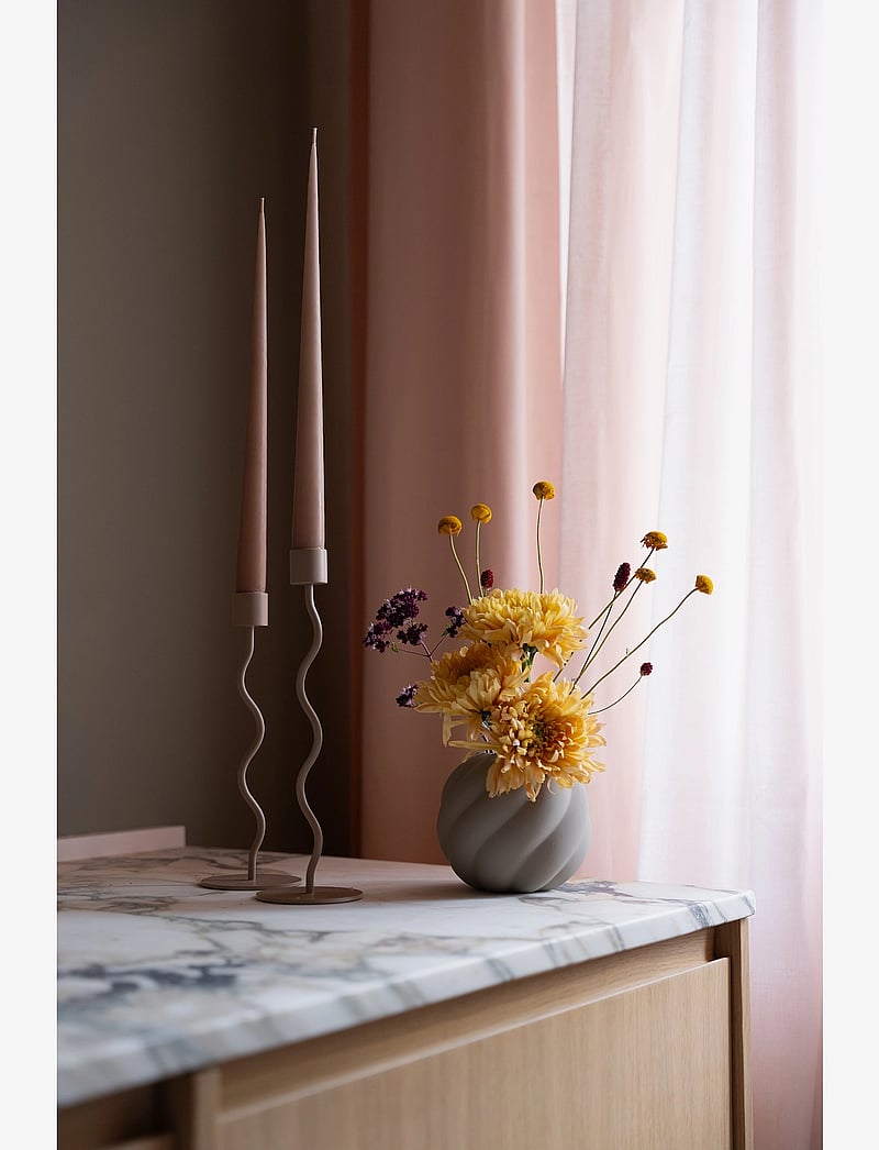 Cooee Design - Curved Candlestick - die niedrigsten preise - taupe - 1