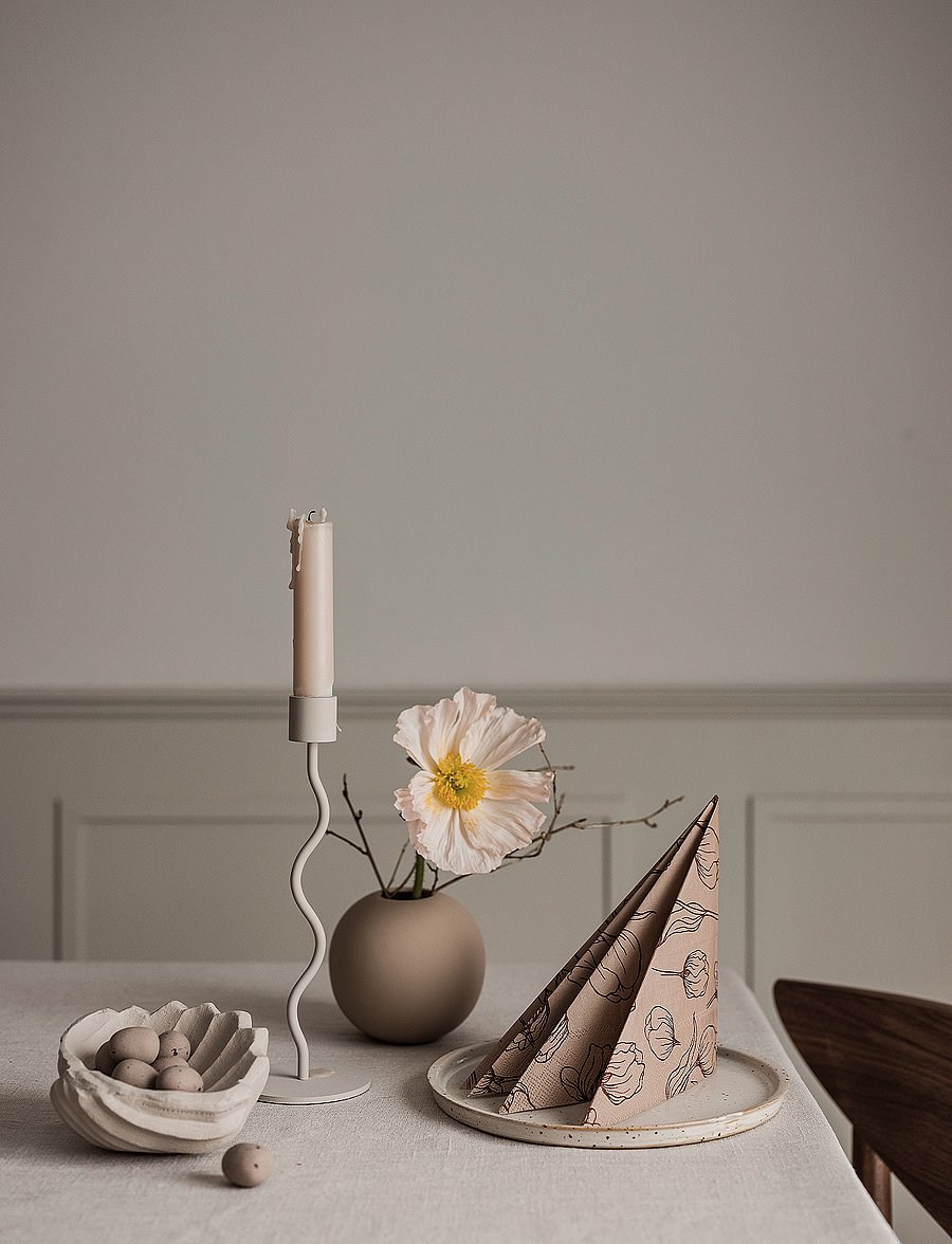 Cooee Design - Curved Candleholder - küünlajalad - sand - 0
