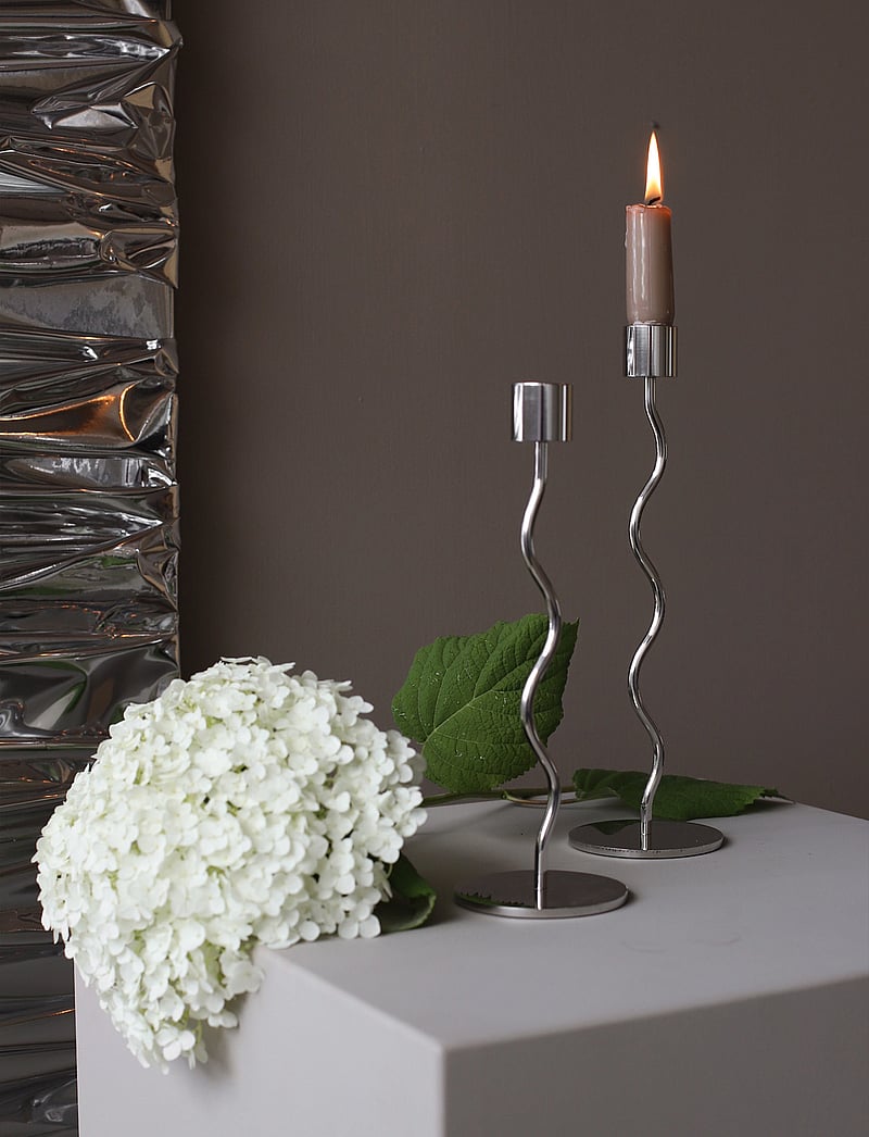 Cooee Design - Curved Candleholder - küünlajalad - stainless steel - 2