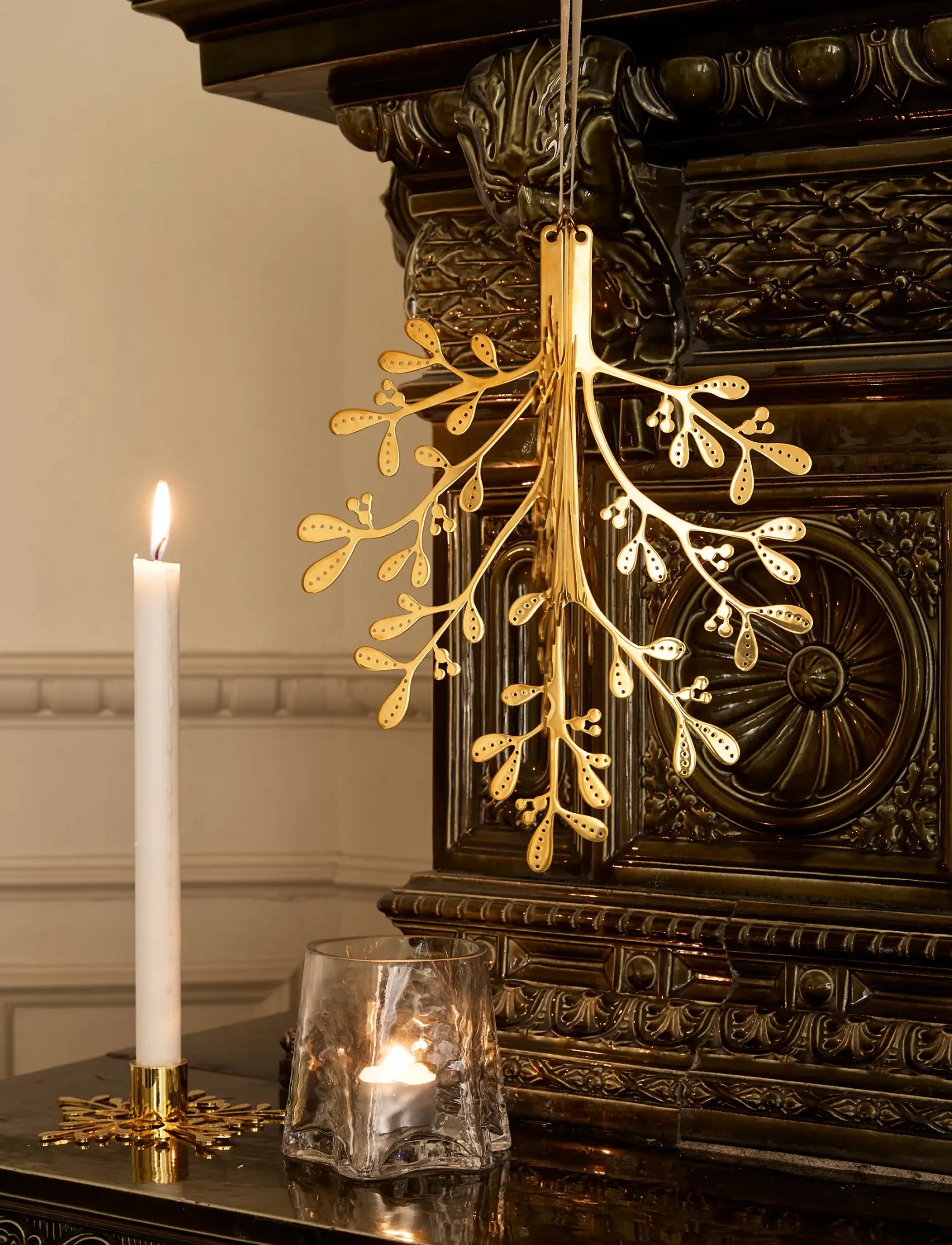 Cooee Design - Christmas Deco Mistletoe 29cm Brass - julgranspynt - brass - 2