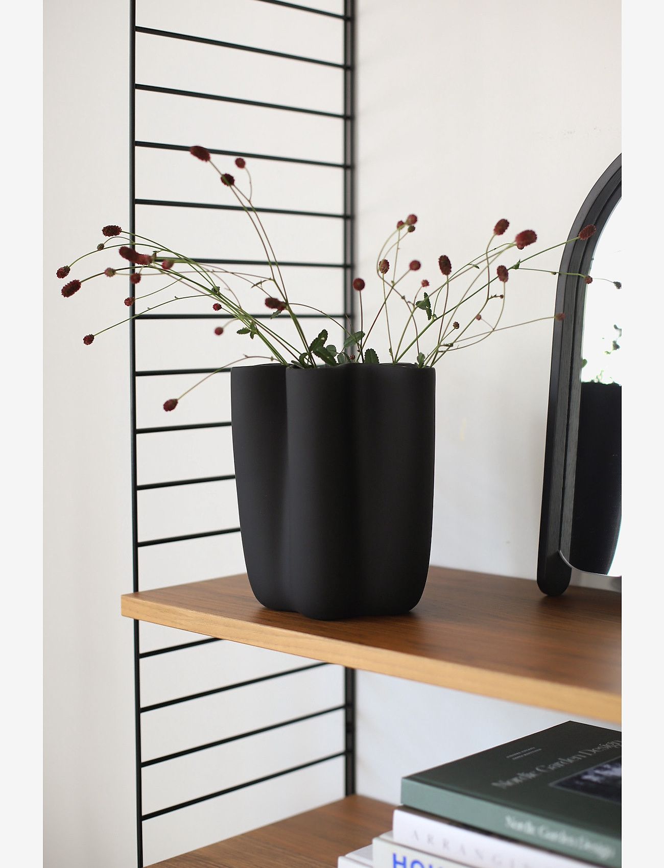 Cooee Design - Tulipa Vase - fødselsdagsgaver - black - 1