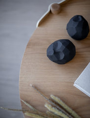 Cooee Design - Sculpture Pebble Head - skulpturer & porcelænsfigurer - black - 3