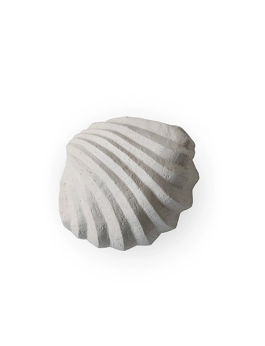 Cooee Design - Sculpture The Clam Shell Coal - figuren & skulpturen - limestone - 0