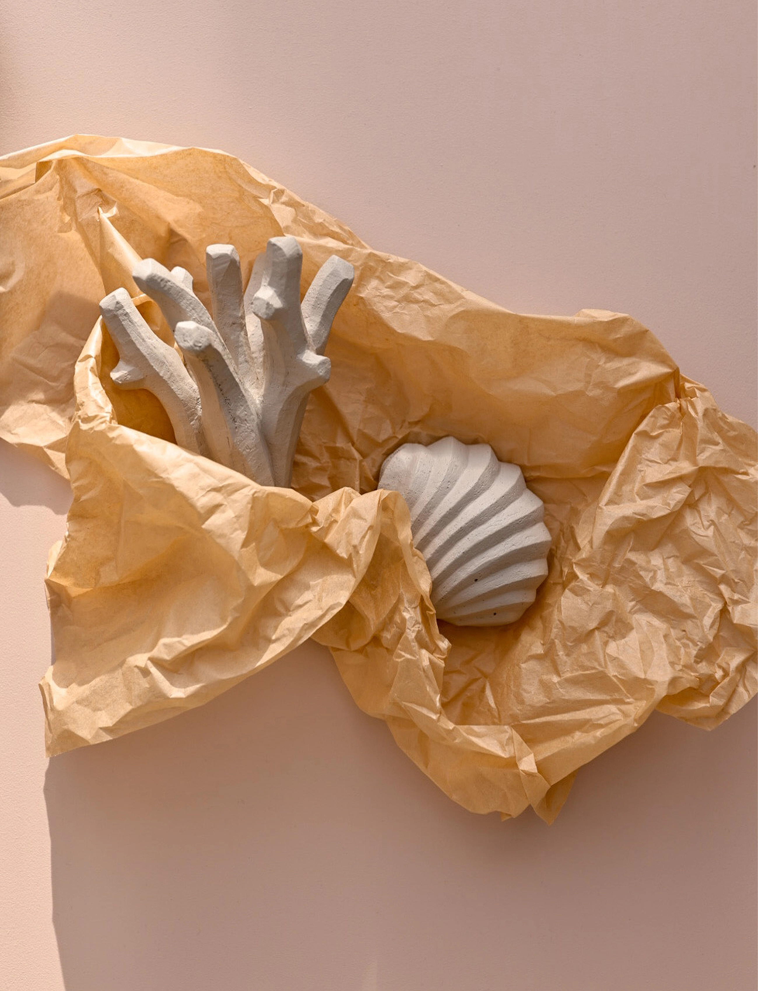 Cooee Design Sculpture The Genesis Shells Coal, H:4 cm, Decorative Accessories-details, Grau - Porcelain Figures & Sculptures, Homeware