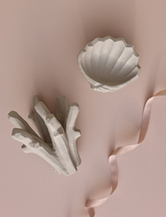 Cooee Design - Sculpture The Genesis Shells Limestone - porcelianinės figūrėlės ir statulėlės - limestone - 2