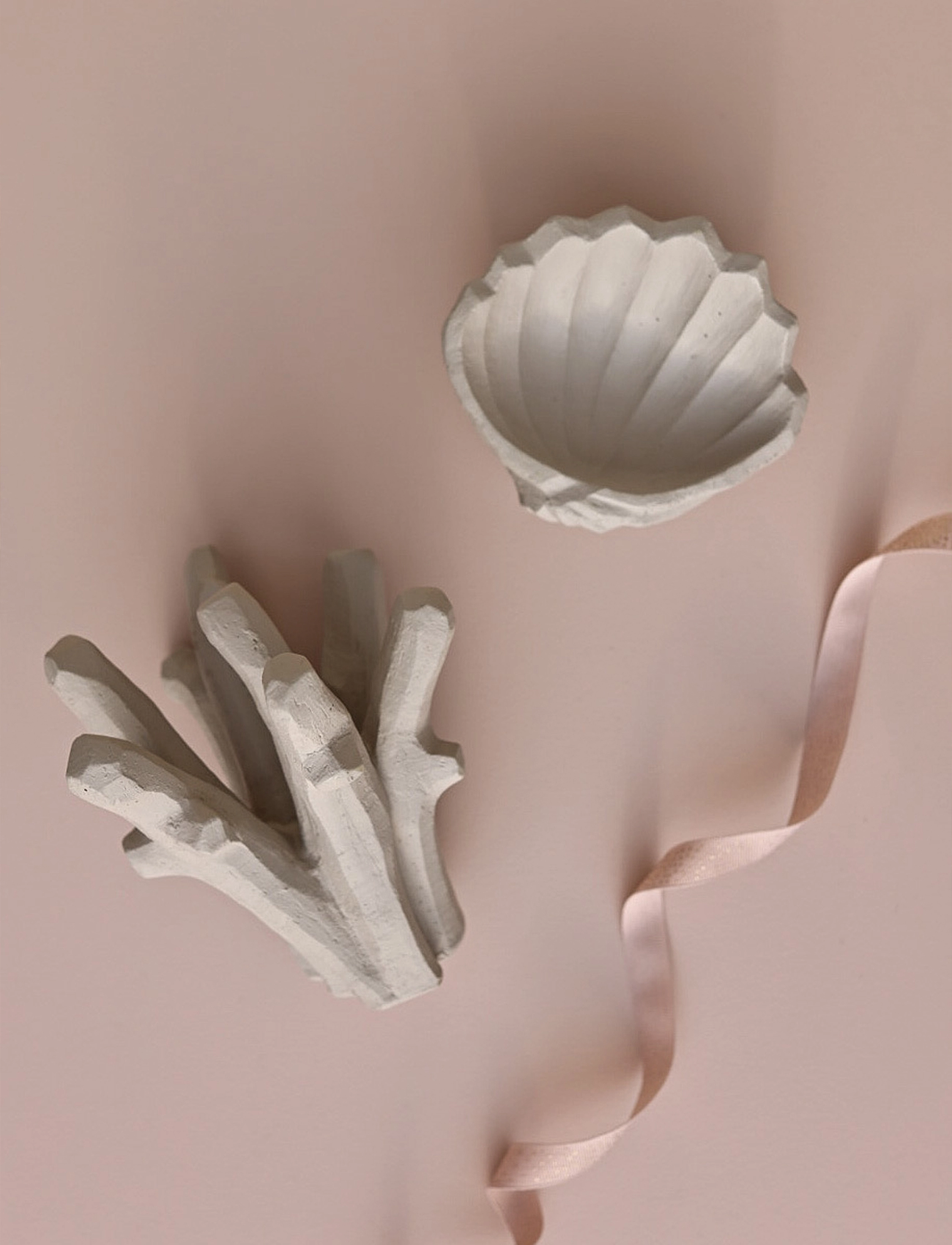 Cooee Design - Sculpture The Genesis Shells Coal - figūras un skulptūras - limestone - 2