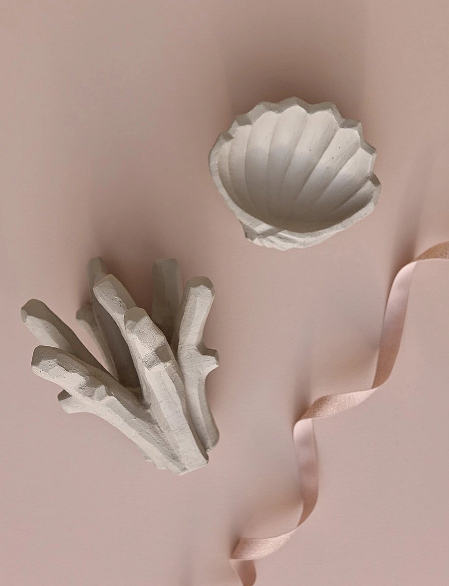 Cooee Design - Sculpture The Genesis Shells Coal - porzellanfiguren- & skulpturen - limestone - 2