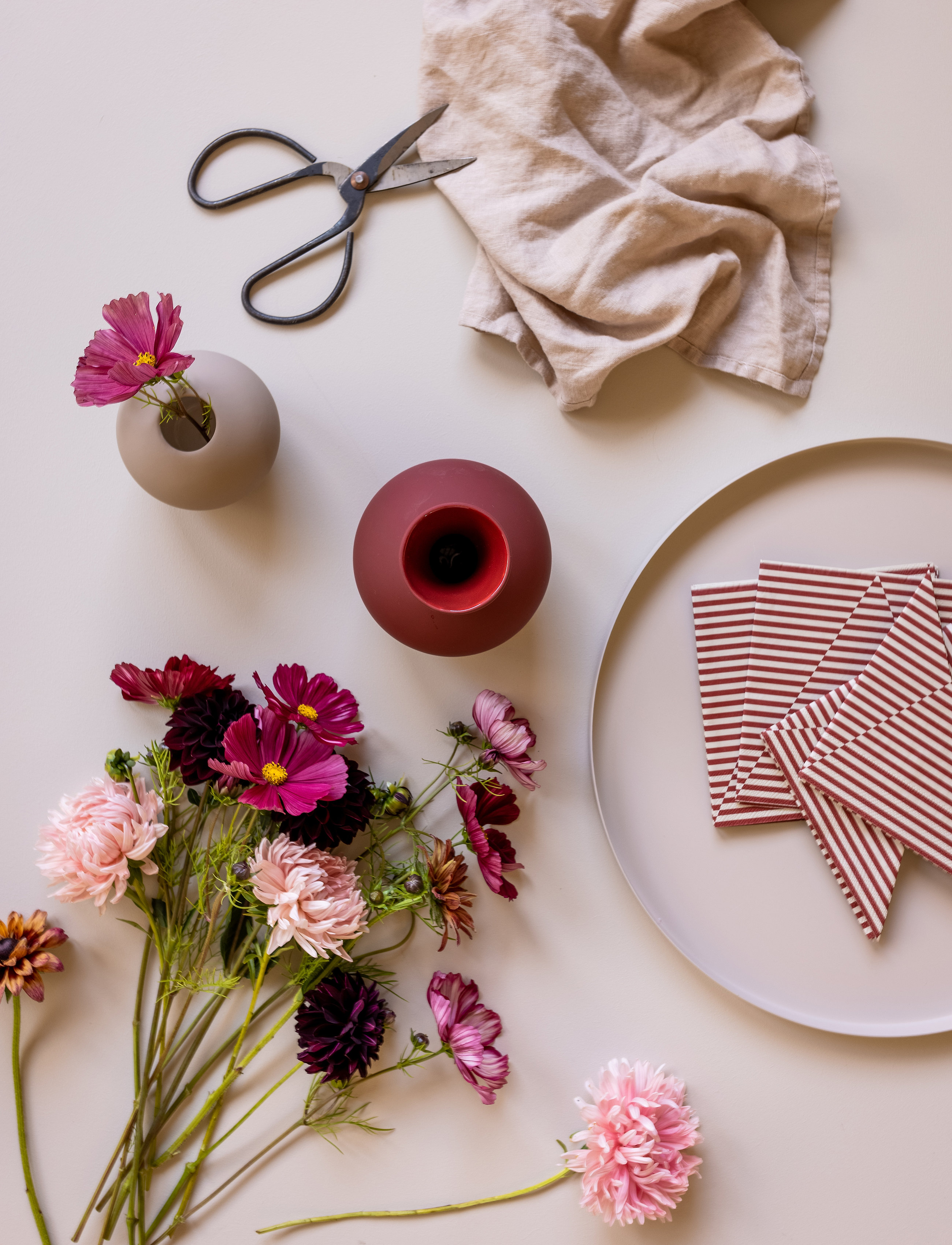Cooee Design - Napkin Broken Lines - stofservietter - berry/white - 2