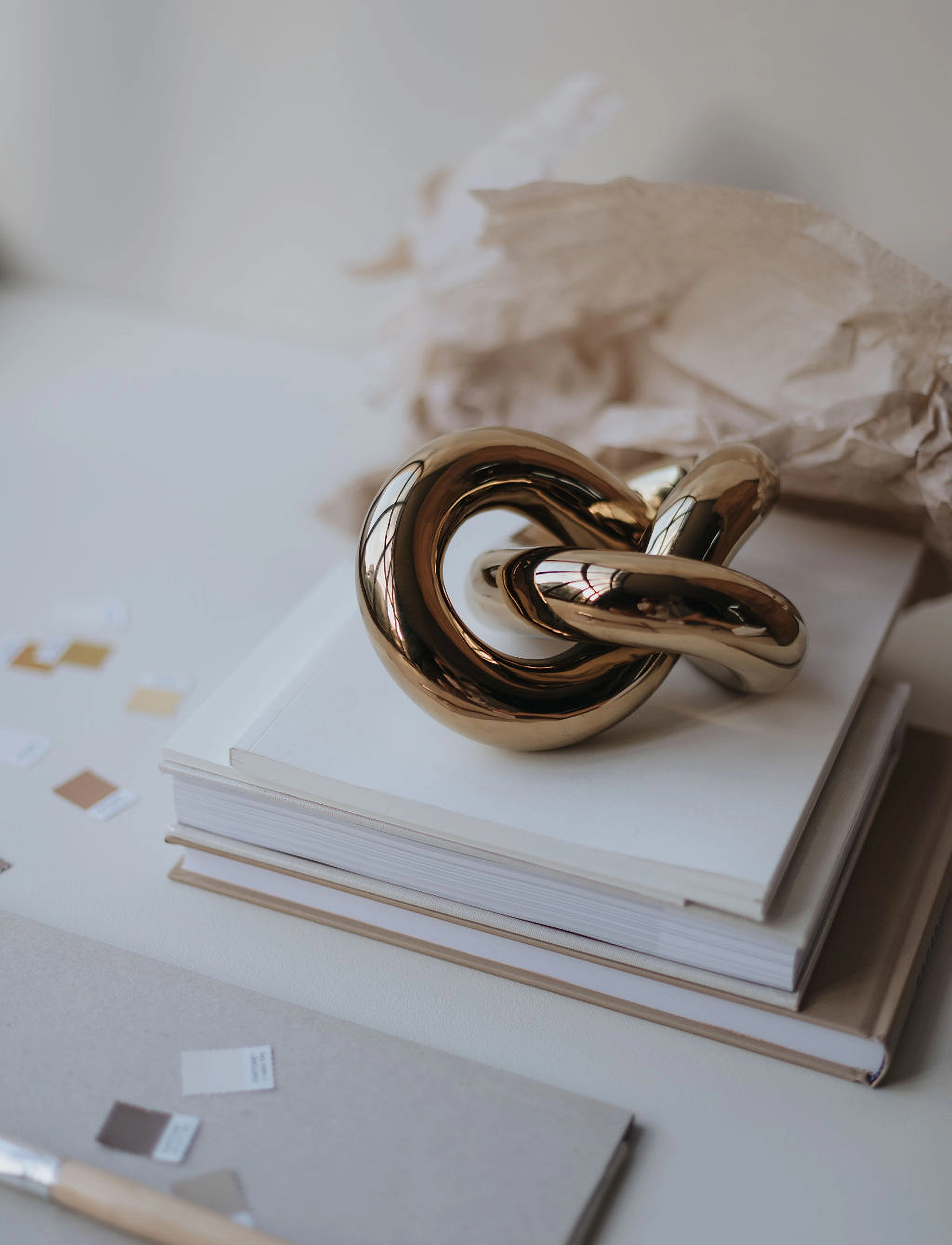Cooee Design Knot Table Small Light Gold, 11.5X9X5.5 cm x 11.5, Decorative Accessories-details, Gold - Porcelain Figures & Sculptures, Homeware