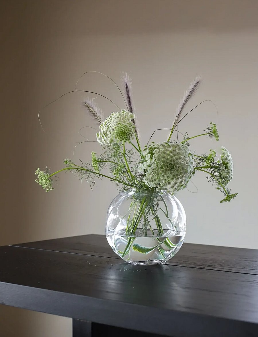 Cooee Design - Twist Ball Vase 20 cm Glass - vasen - clear - 2