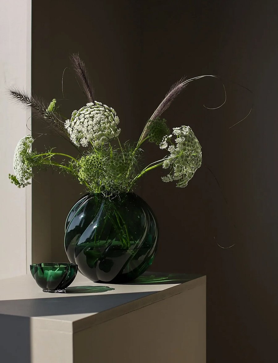 Cooee Design - Twist Ball Vase 20 cm Forest Green - vaasid - forest green - 0