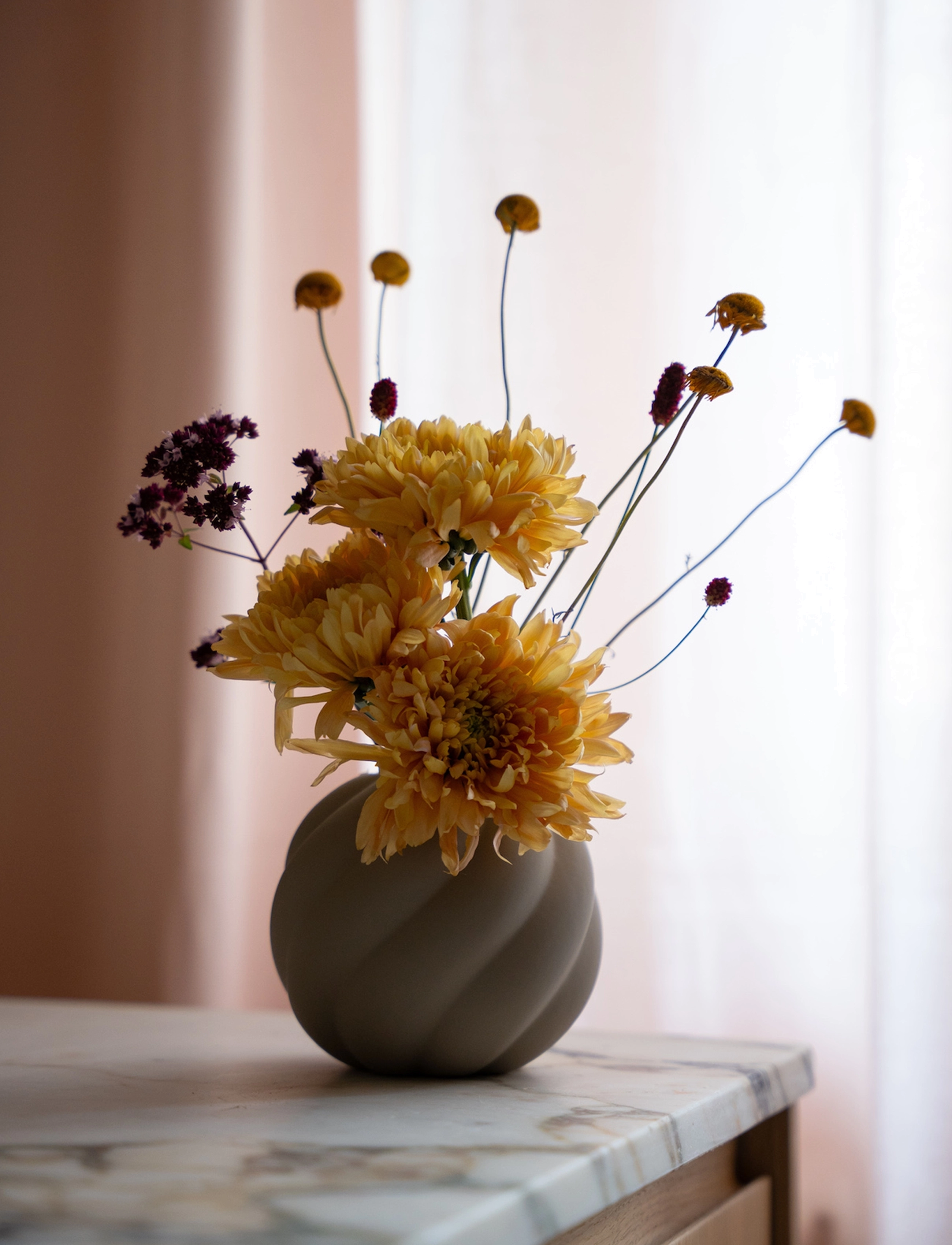 Cooee Design Twist Ball Vase, H:12 cm, Cream, Vaser > Små Vaser, Unisex