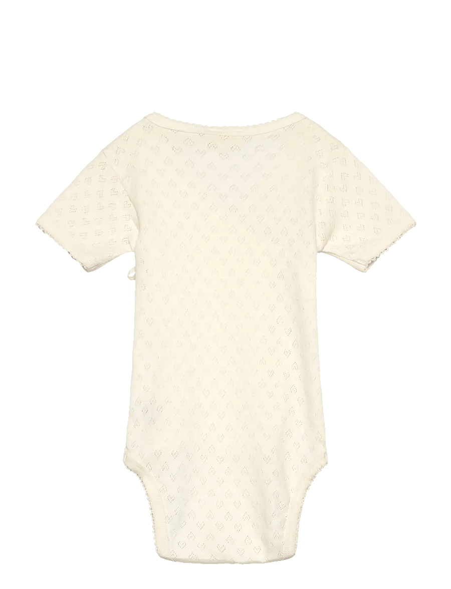Copenhagen Colors - POINTELLE HEART CROSSOVER BODY SS - kurzärmelige bodys - cream - 1
