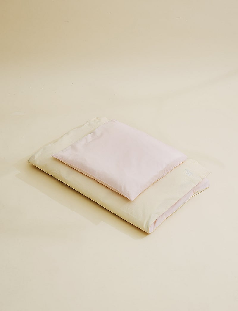 Copenhagen Colors - FUTURE BABY BED LINEN W. STRIPES - påslakanset - soft pink/lt. yellow core - 0