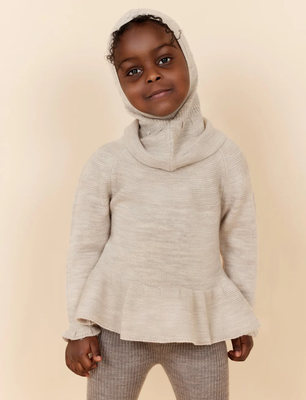 Copenhagen Colors - LT. KNITTED MERINO BALACLAVA WITH FRILL - vinteraccessoarer - pale cream melange - 2