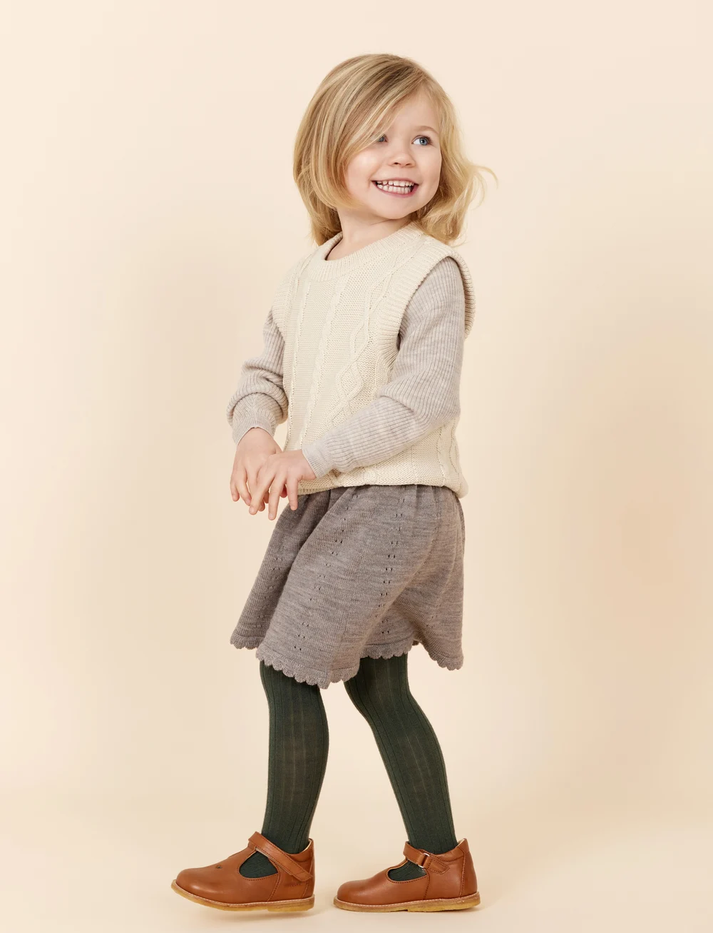 Copenhagen Colors - KNITTED CABLE VEST - västar - cream - 0