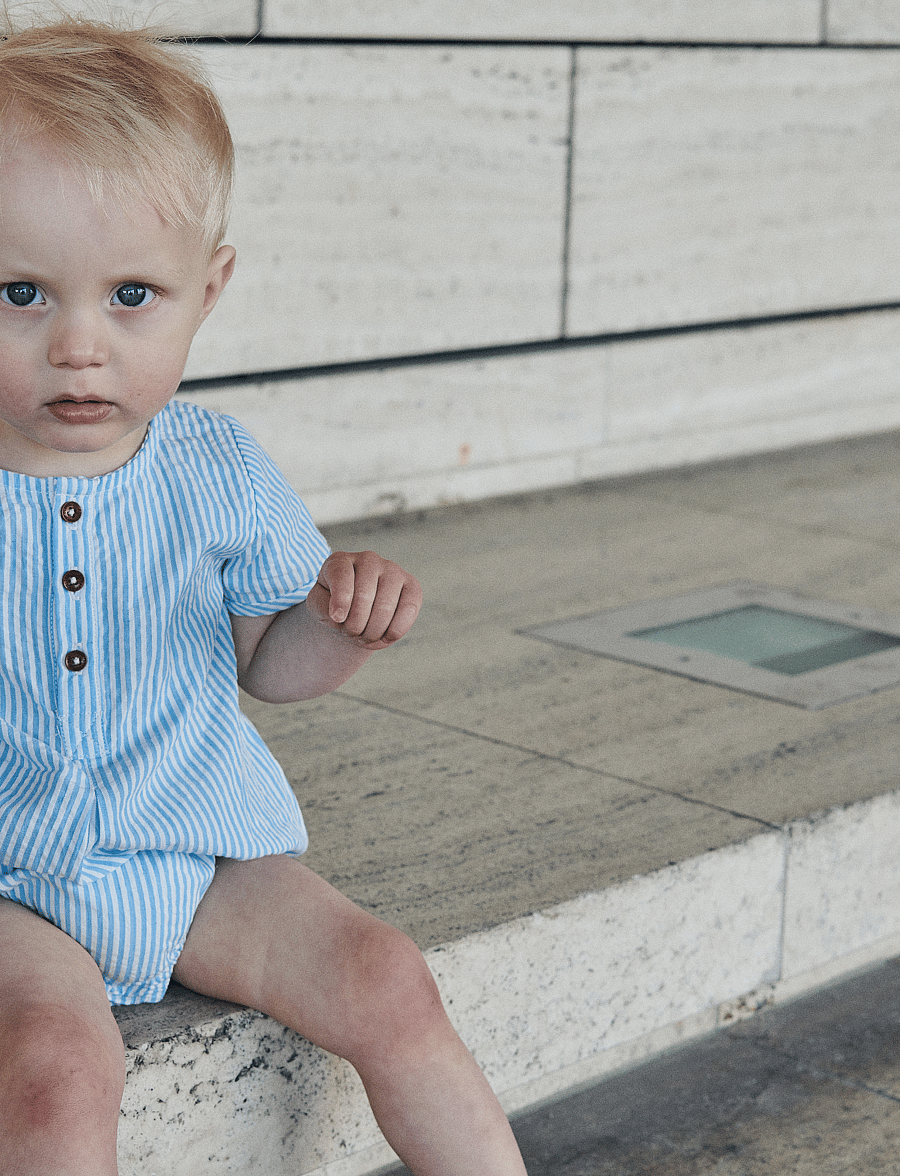 Copenhagen Colors - SEERSUCKER ROMPER W. SLEEVES - kortærmede - sky blue w cream stripe - 3