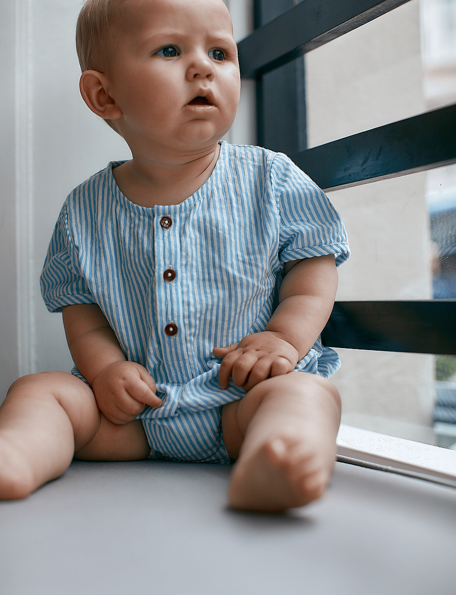 Copenhagen Colors - SEERSUCKER ROMPER W. SLEEVES - kortærmede - sky blue w cream stripe - 5