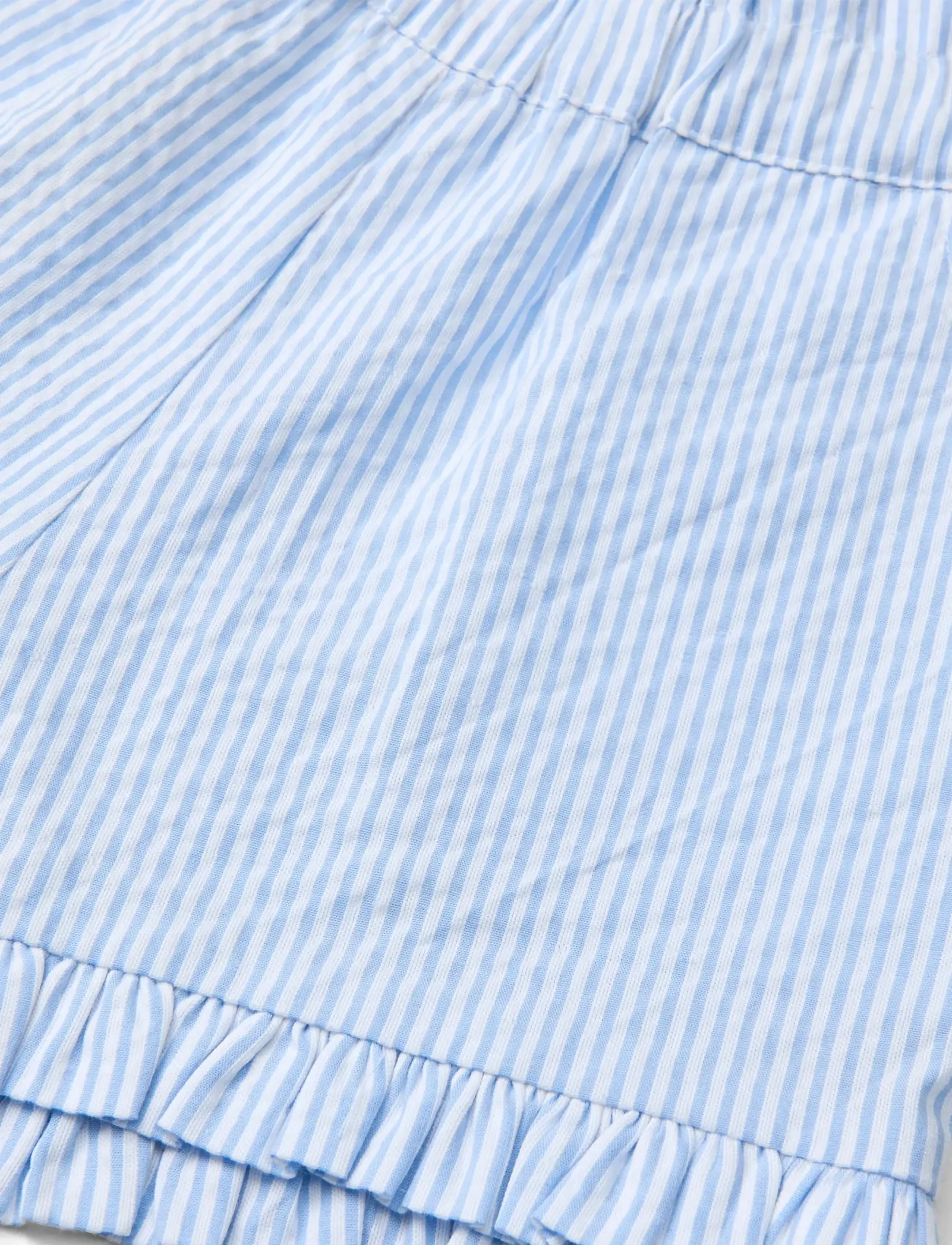 Copenhagen Colors - SEERSUCKER GIRLY SHORTS - casual shorts - sky blue w cream stripe - 2