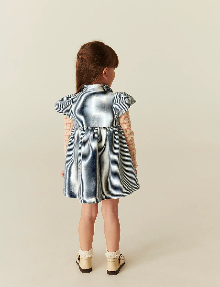 Copenhagen Colors - Y/D STRIPE DRESS W. FRILL SLEEVES - robes décontractées à manches courtes - denim blue stripe - 3