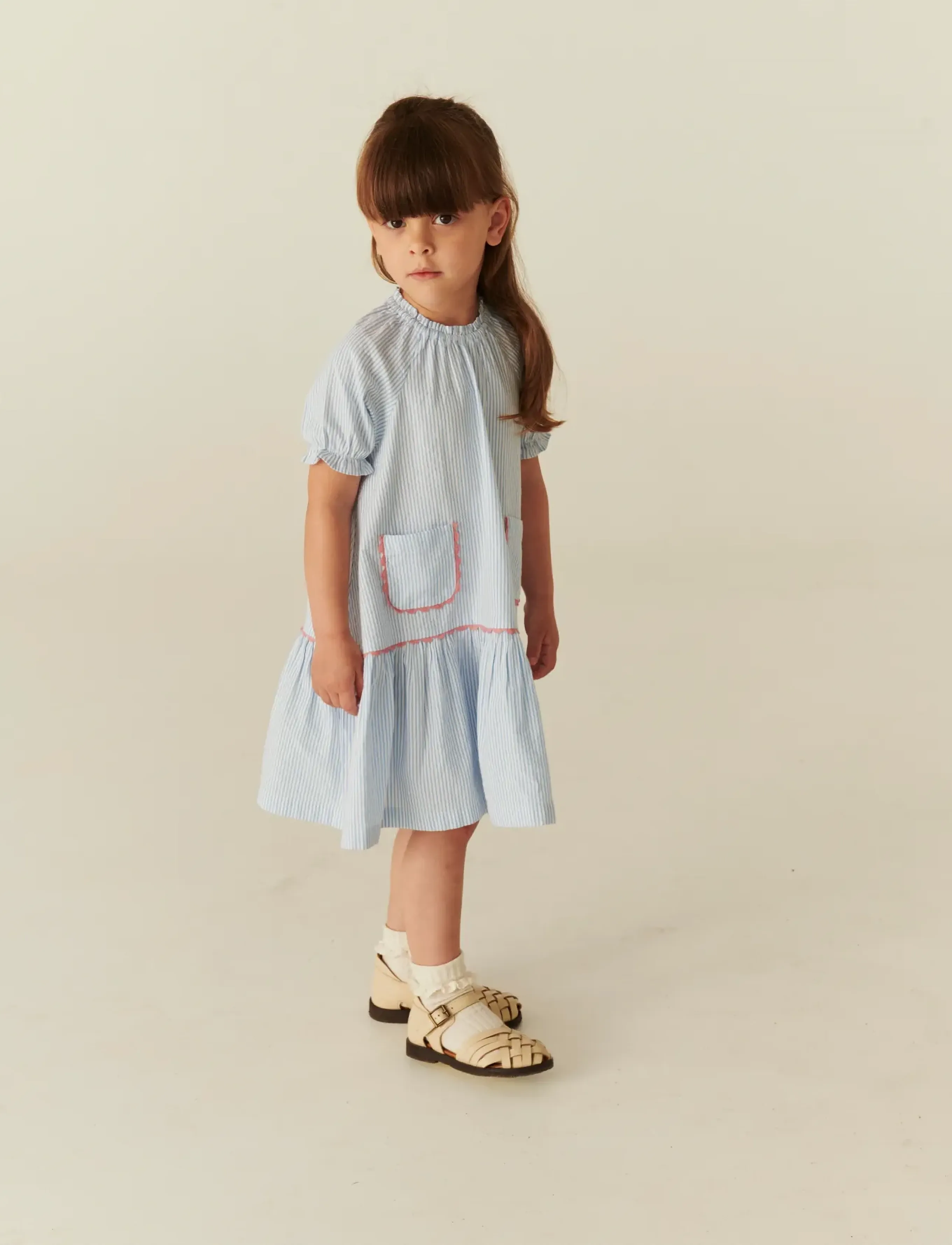 Copenhagen Colors SEERSUCKER DRESS W. POCKETS - Kjoler & Nederdele - SKY BLUE W CREAM STRIPE / multi