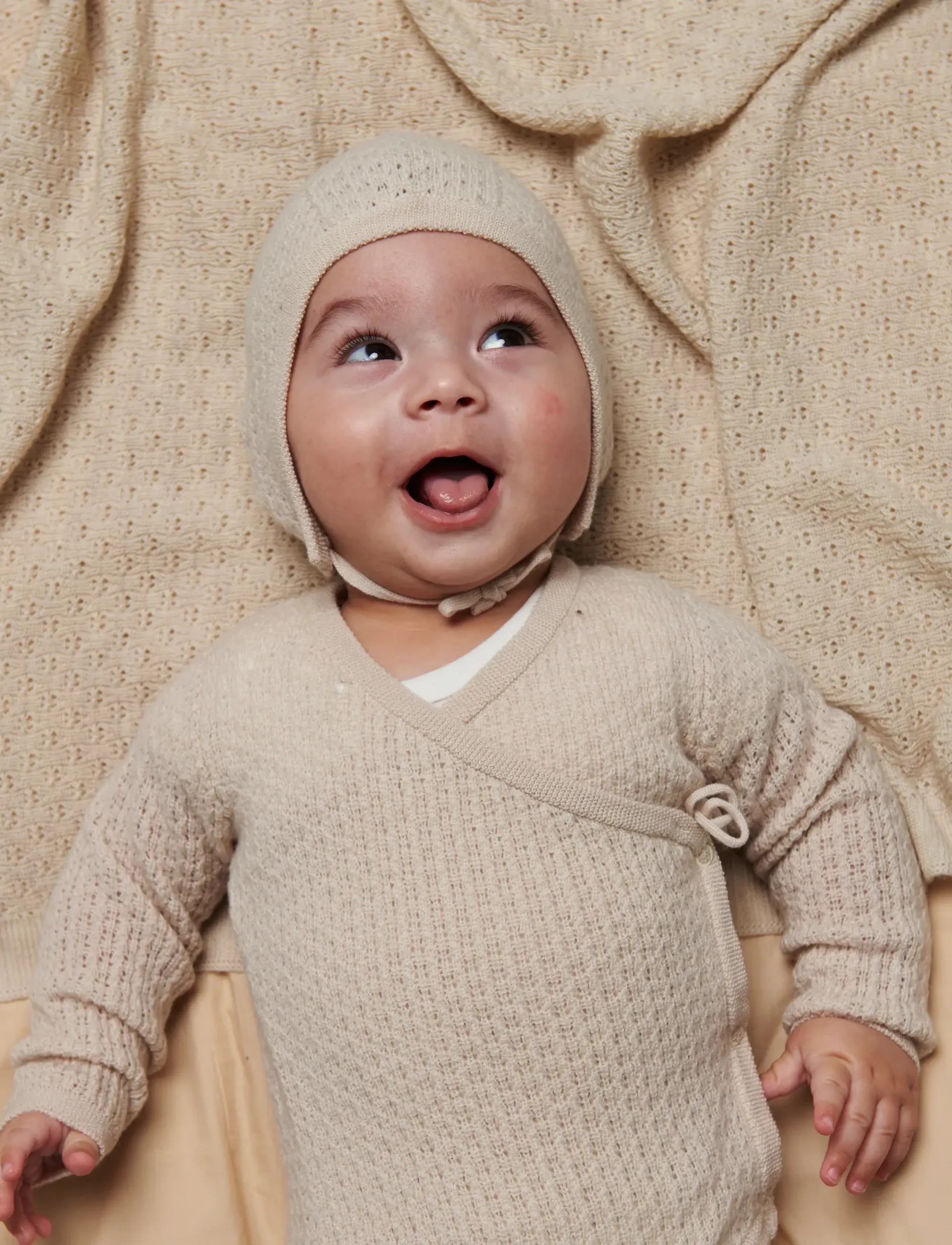 Copenhagen Colors - 2-Pack Merino Pointelle Baby Cross-Over & Baby Bonnet Hat - uldundertøj baby - pale cream - 0