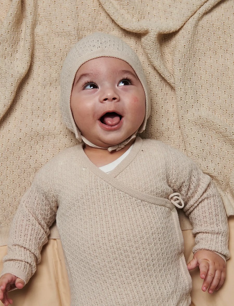Copenhagen Colors - 2-Pack Merino Pointelle Baby Cross-Over & Baby Bonnet Hat - uldundertøj baby - pale cream - 0