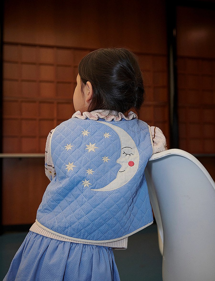 Copenhagen Colors - Quilted Vest w. Moon & Star Embroidery - endless blue - 4