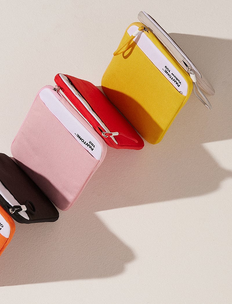 PANTONE - PANTONE TABLET SLEEVE 13" - alltags-style - yellow 109 c - 4