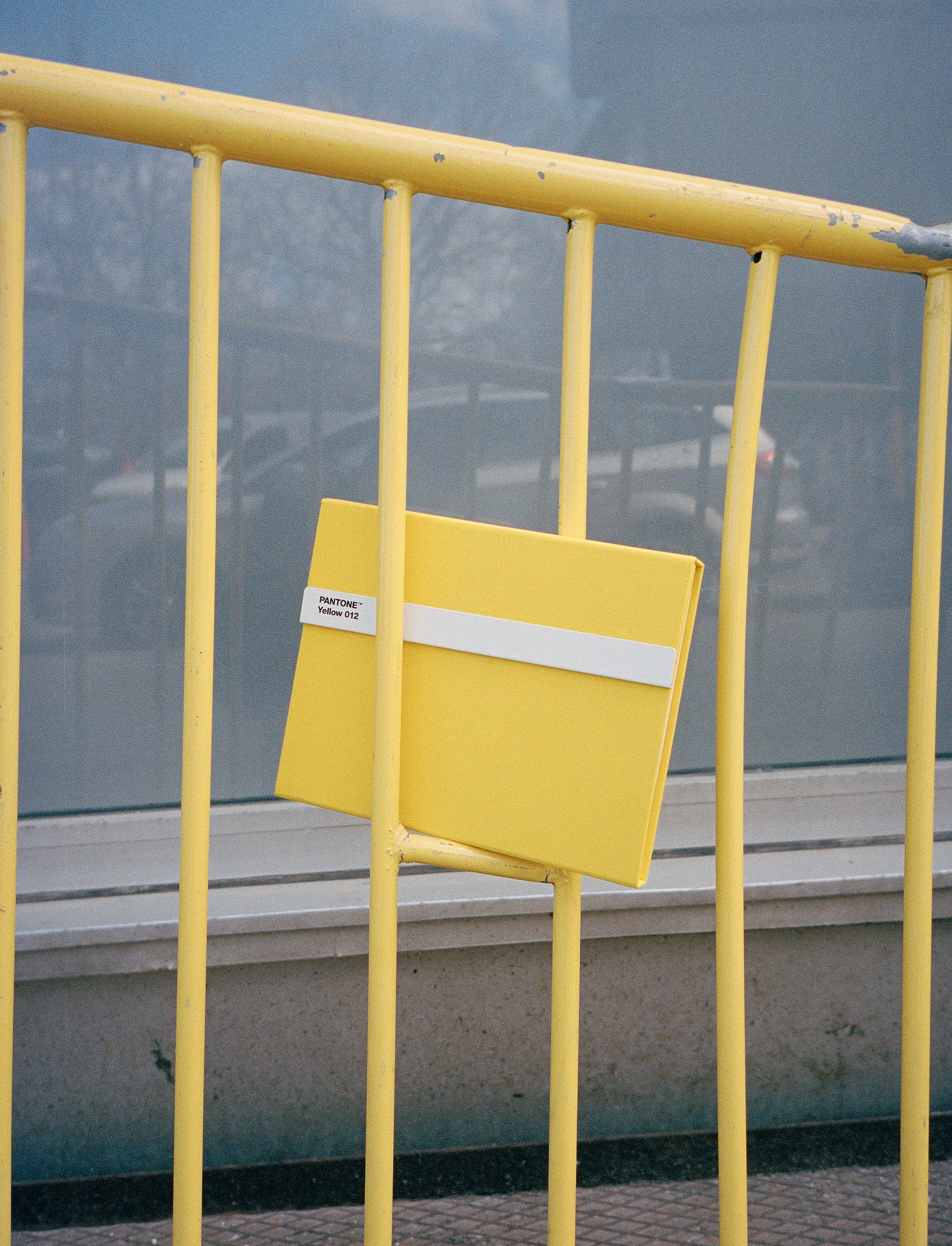 PANTONE - PANTONE NEW NOTEBOOK WITH PENCIL. / LINED - kalendrar & anteckningsblock - yellow 012 c - 4