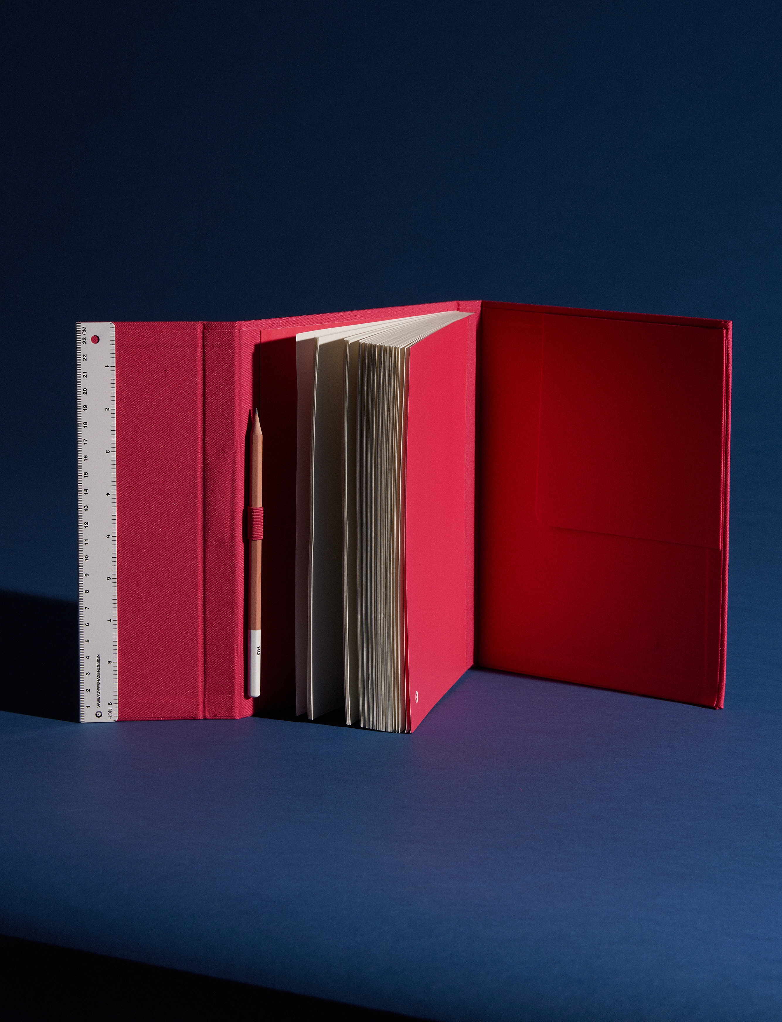 PANTONE New Notebook With Pencil. / Lined, One Size, Office Material, Rot - Calendars & Notebooks, Homeware