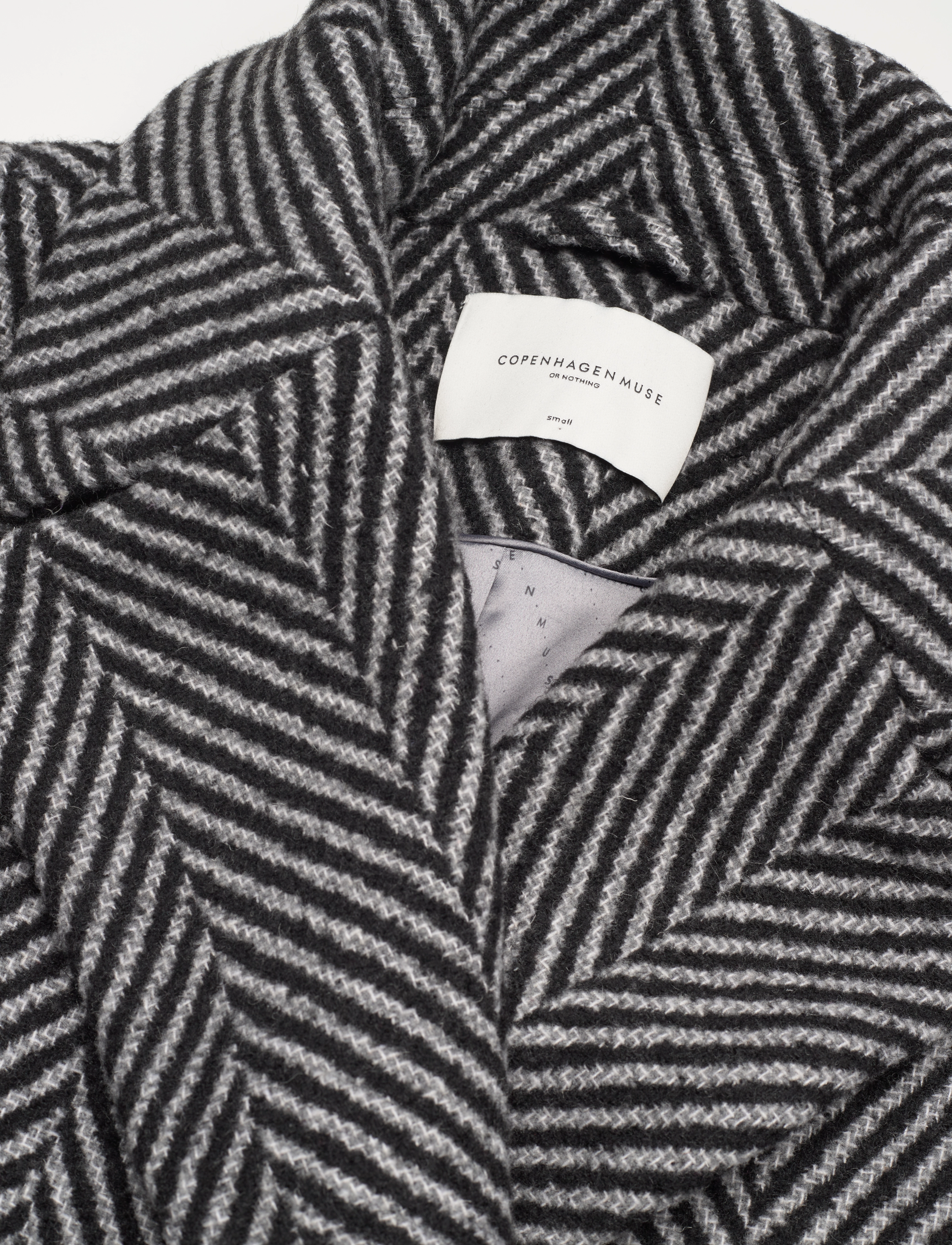 Copenhagen Muse - CMZIG-COAT - black w. jet stream - 2