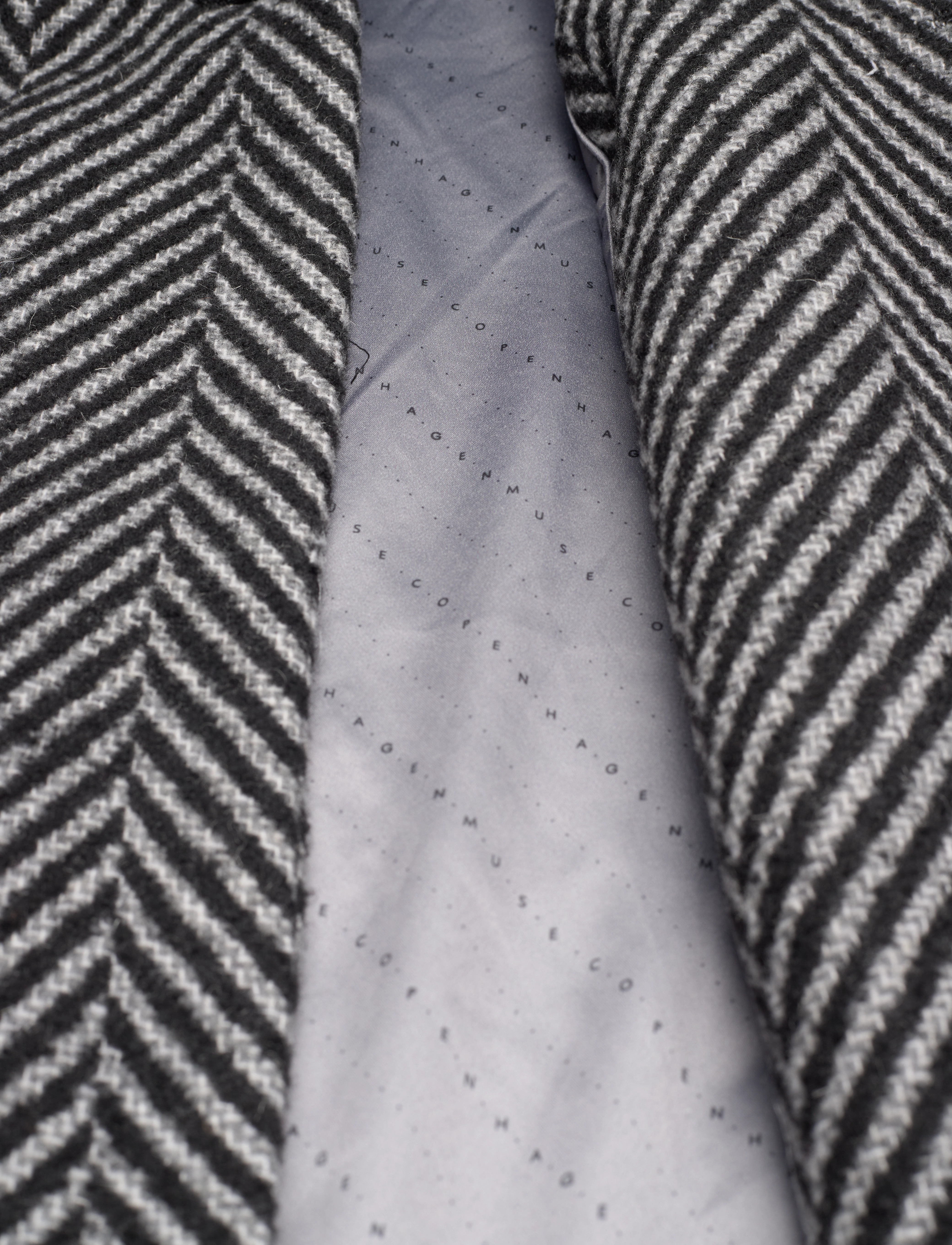 Copenhagen Muse - CMZIG-COAT - black w. jet stream - 4